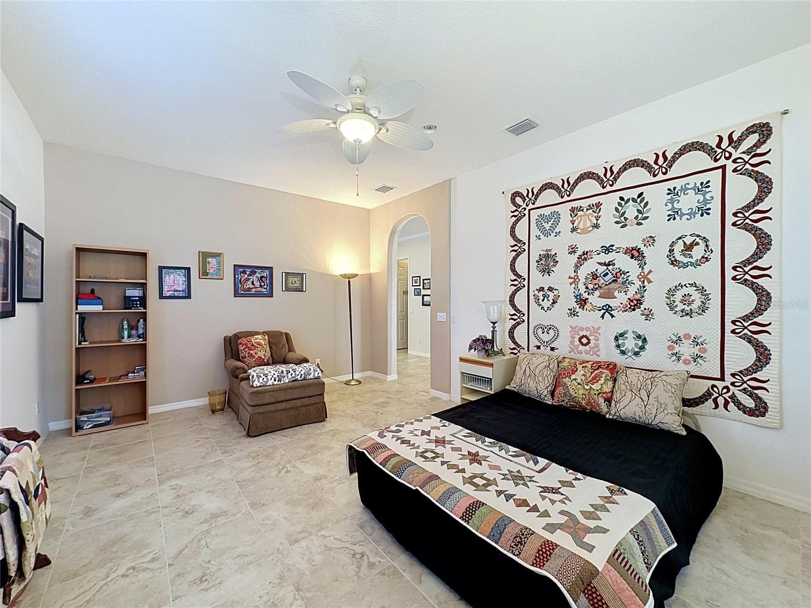 Single Family Residence at 145 BAYOU BEND RD, GROVELAND, photo 11 of 99