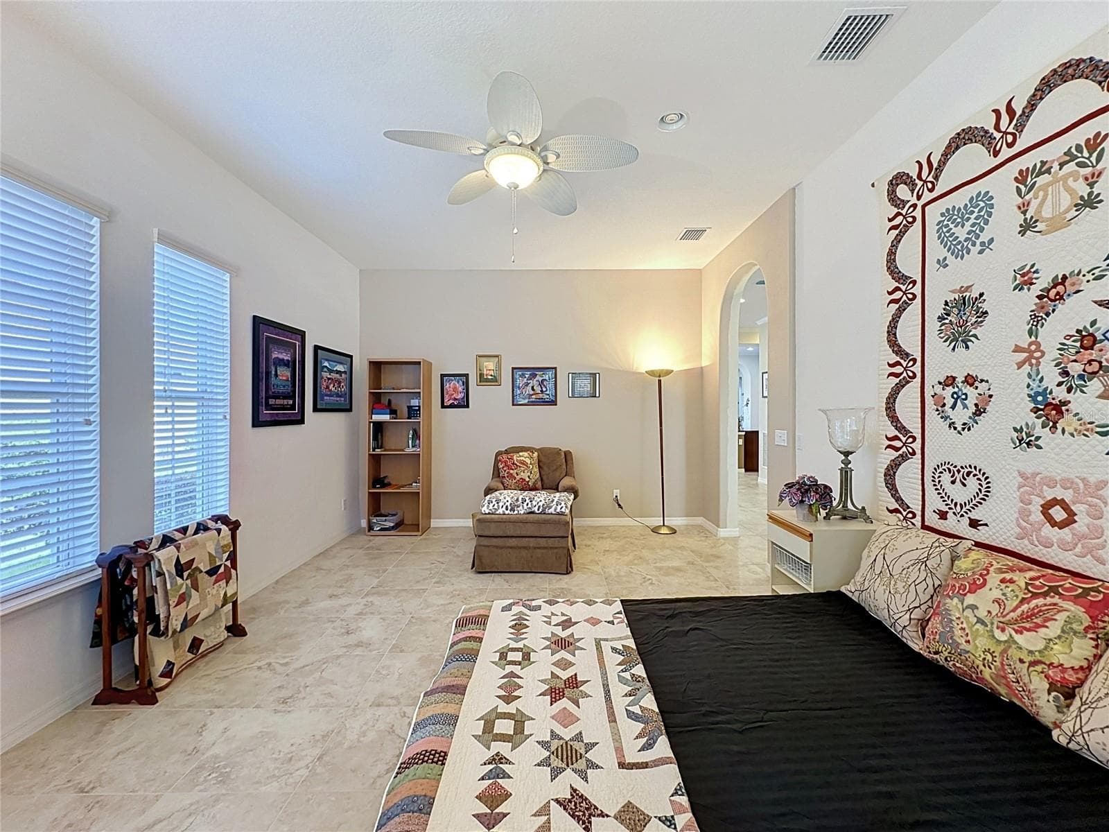 Single Family Residence at 145 BAYOU BEND RD, GROVELAND, photo 12 of 99
