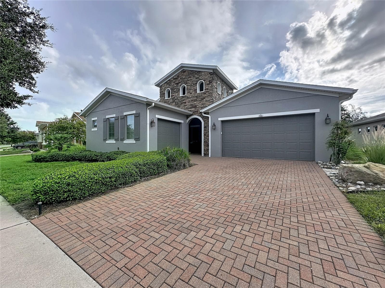 Single Family Residence at 264 SILVER MAPLE RD, GROVELAND, photo 3 of 91