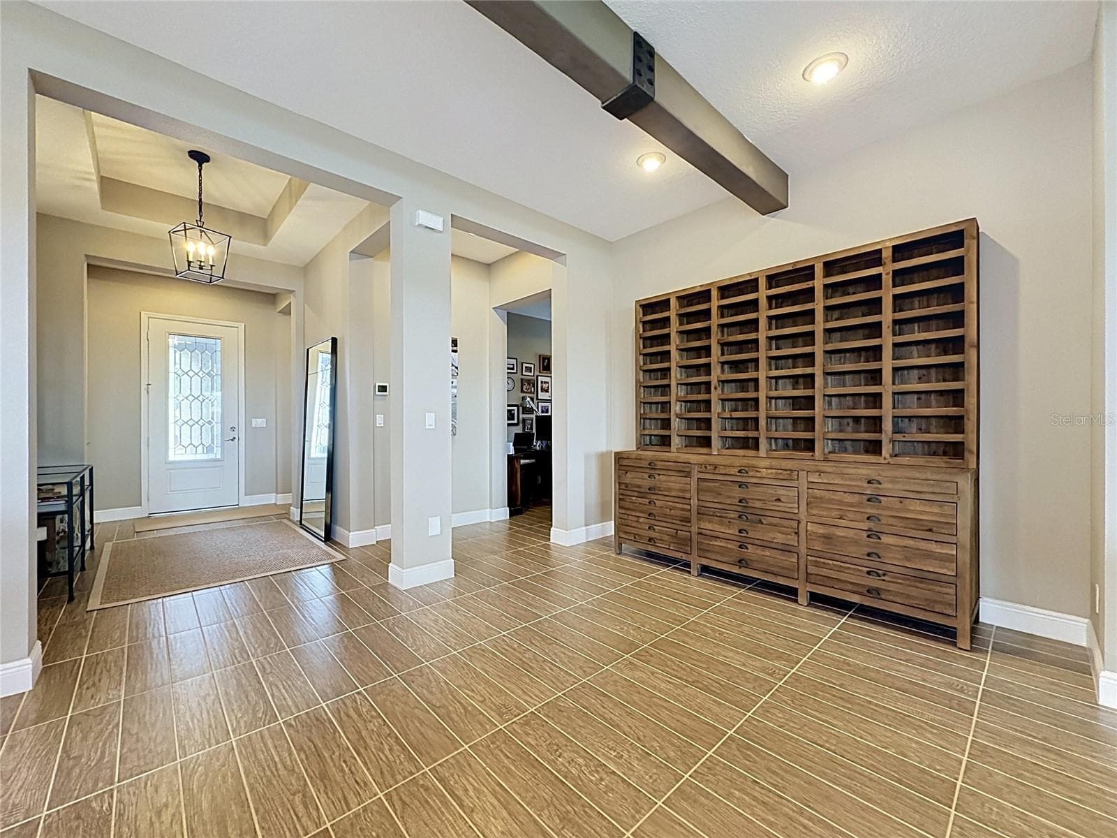 Single Family Residence at 264 SILVER MAPLE RD, GROVELAND, photo 7 of 91