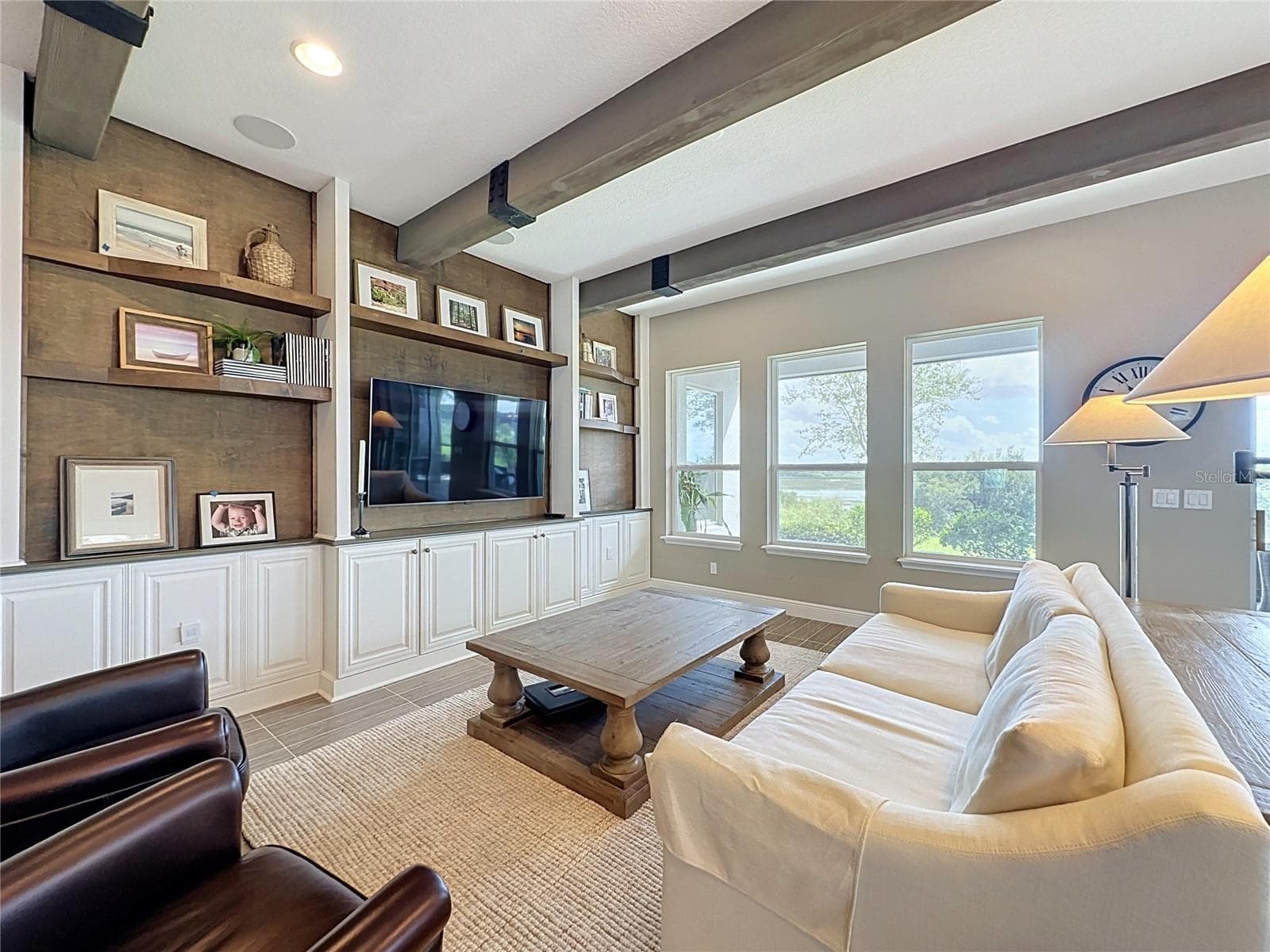 Single Family Residence at 264 SILVER MAPLE RD, GROVELAND, photo 10 of 91