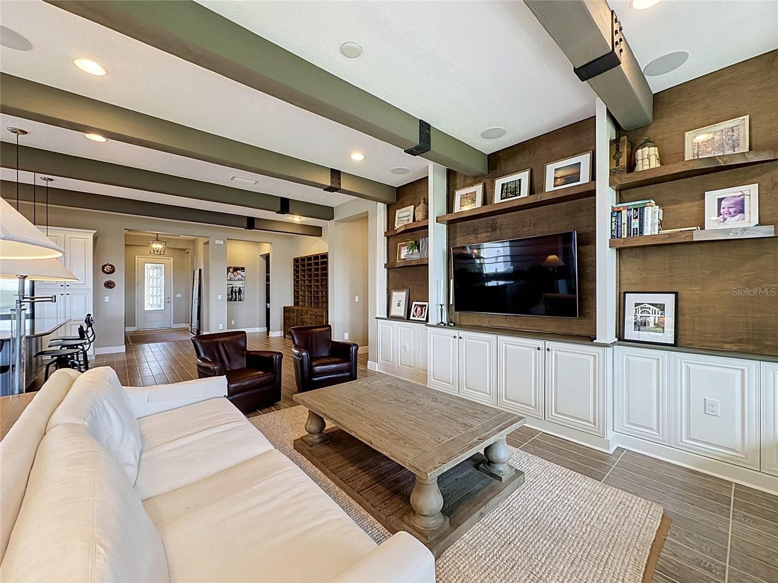 Single Family Residence at 264 SILVER MAPLE RD, GROVELAND, photo 14 of 91