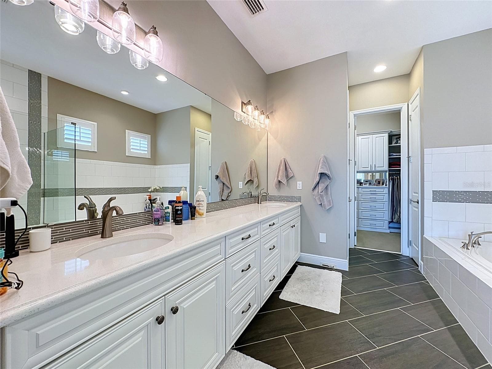Single Family Residence at 264 SILVER MAPLE RD, GROVELAND, photo 36 of 91