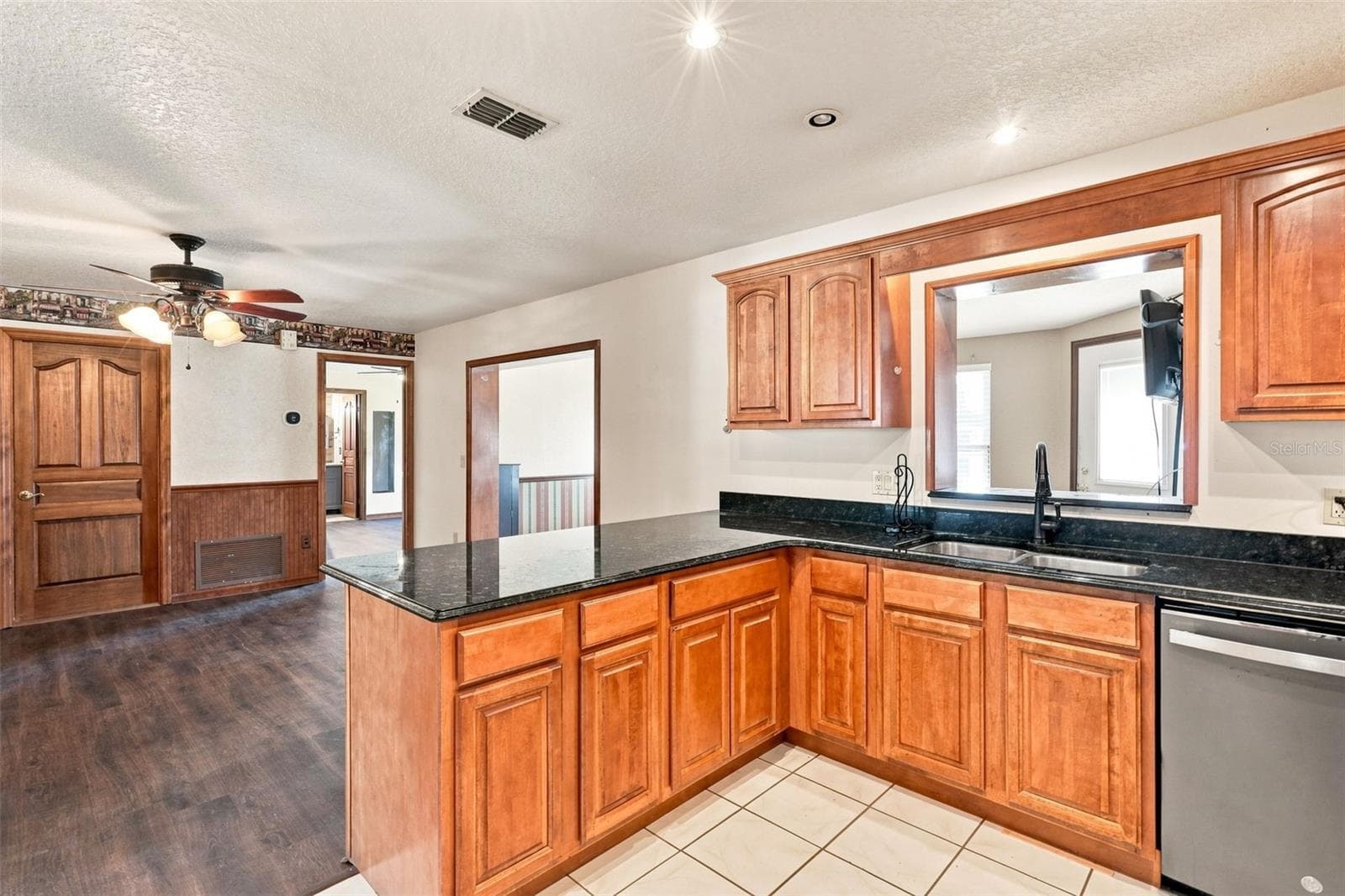 Single Family Residence at 625 PEARL RD, WINTER SPRINGS, photo 11 of 37