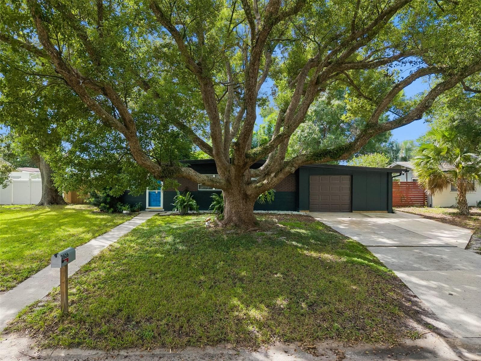 Single Family Residence at 2626 AMBERGATE RD, WINTER PARK, photo 2 of 20