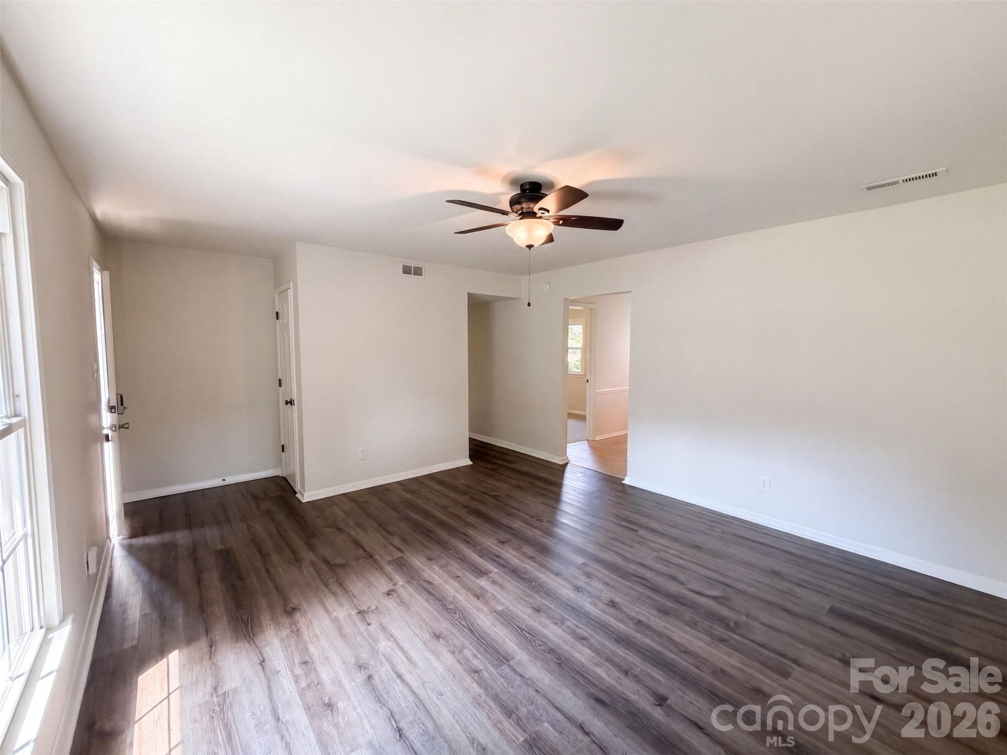 Single Family Residence at 728 Milan Road E, Charlotte, photo 9 of 20