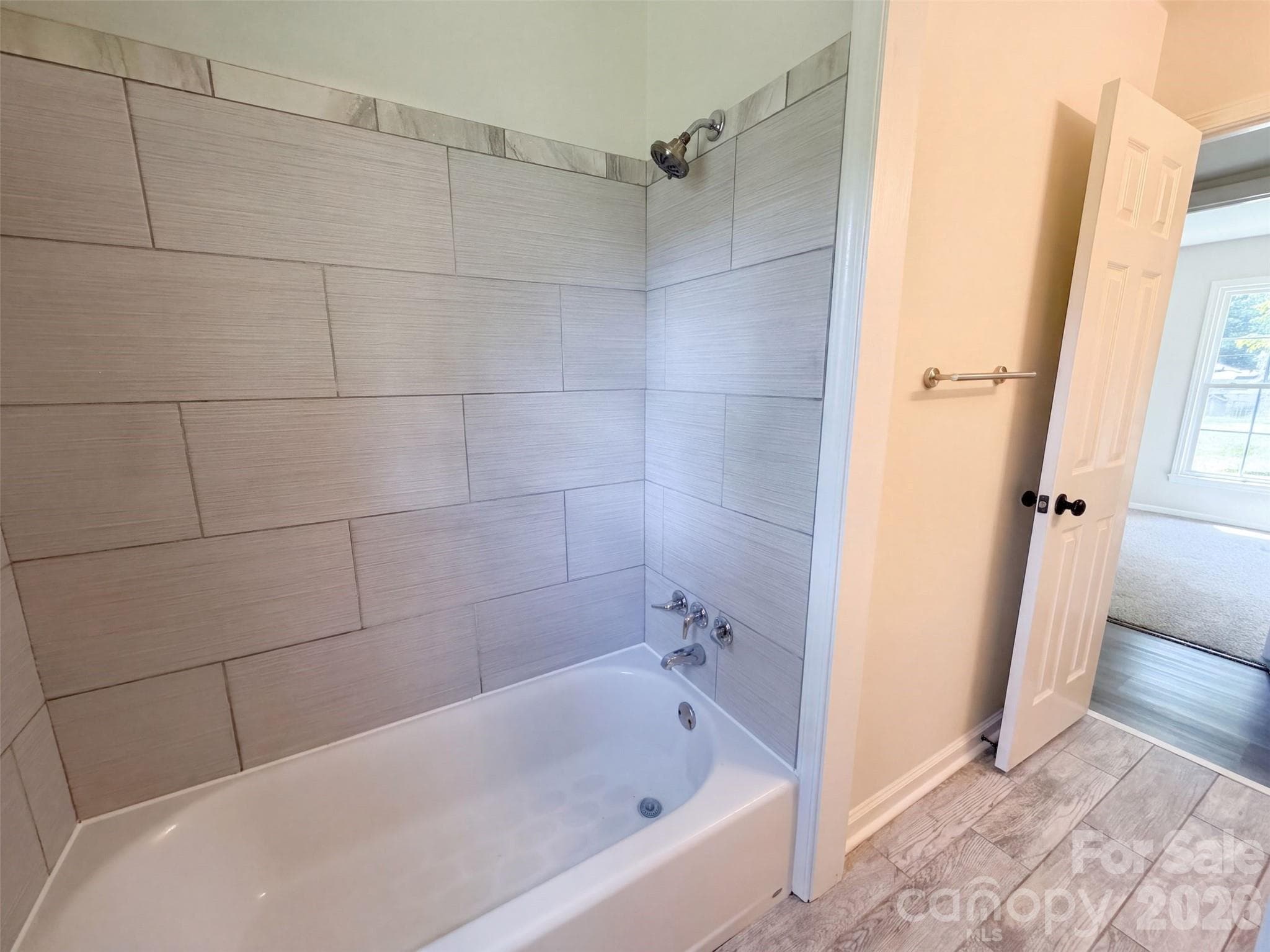 Single Family Residence at 728 Milan Road E, Charlotte, photo 18 of 20