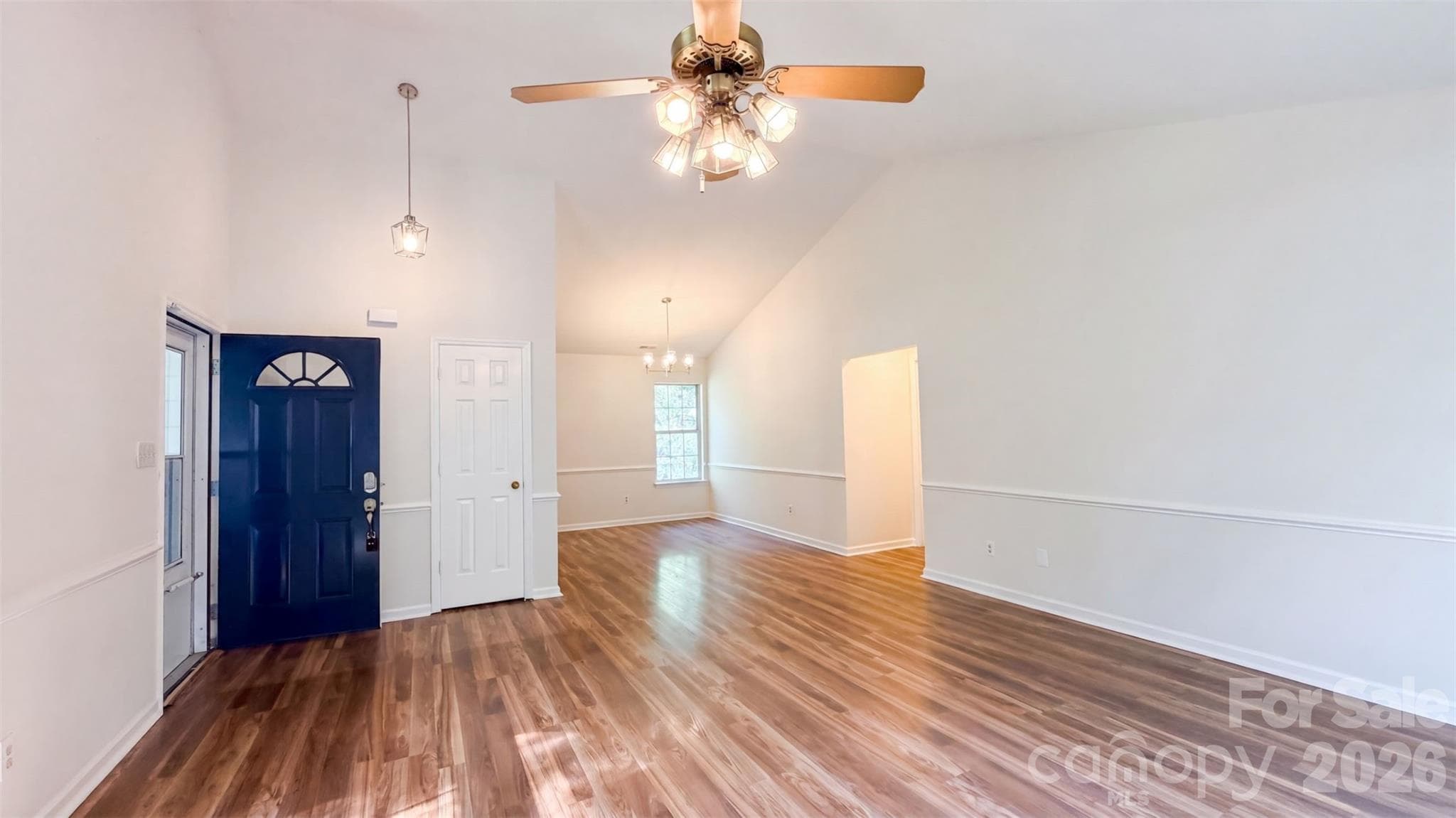Single Family Residence at 6223 Sunbridge Court, Charlotte, photo 3 of 16