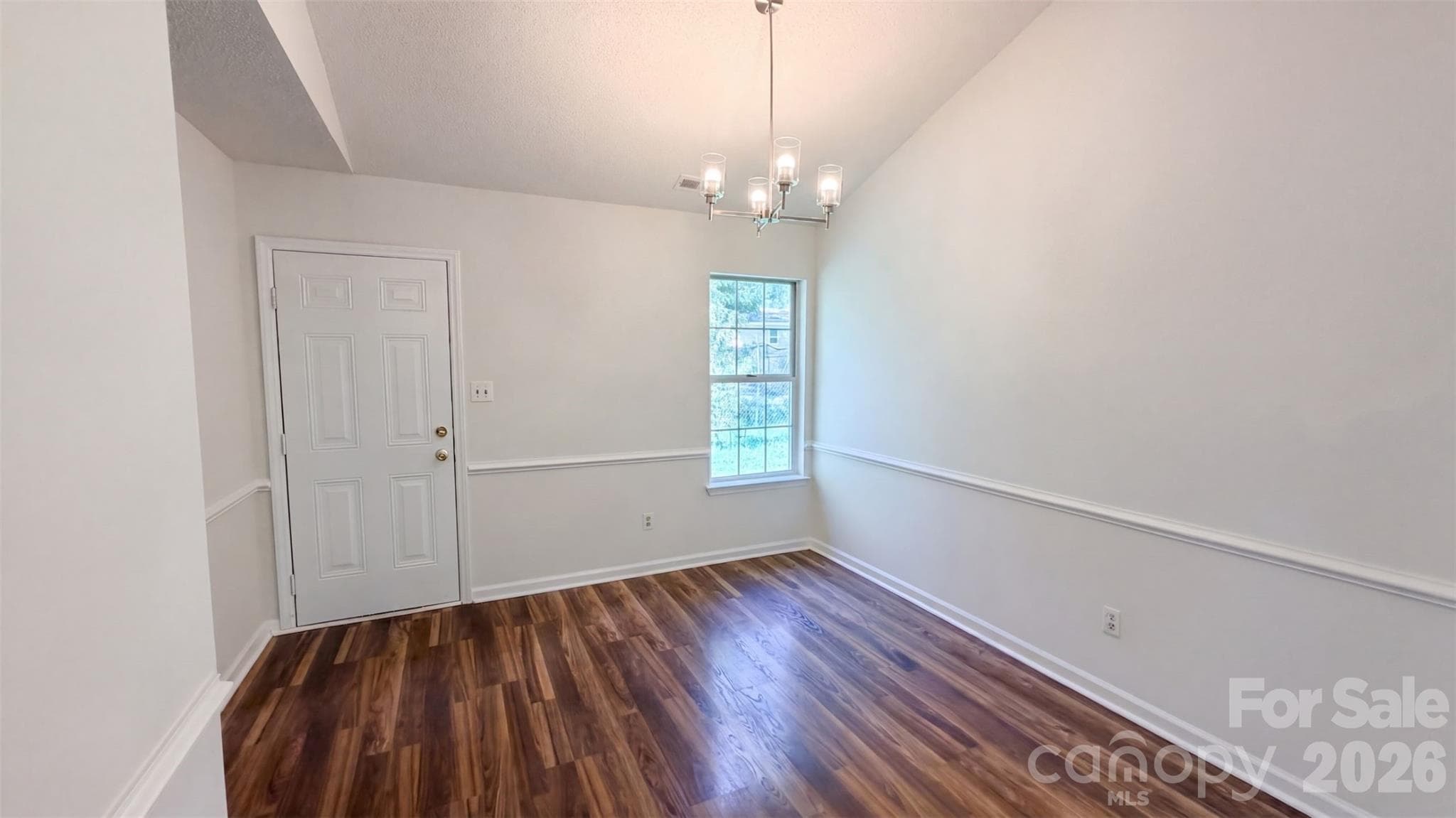 Single Family Residence at 6223 Sunbridge Court, Charlotte, photo 7 of 16