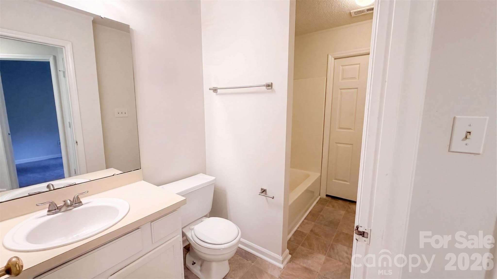 Single Family Residence at 6223 Sunbridge Court, Charlotte, photo 11 of 16