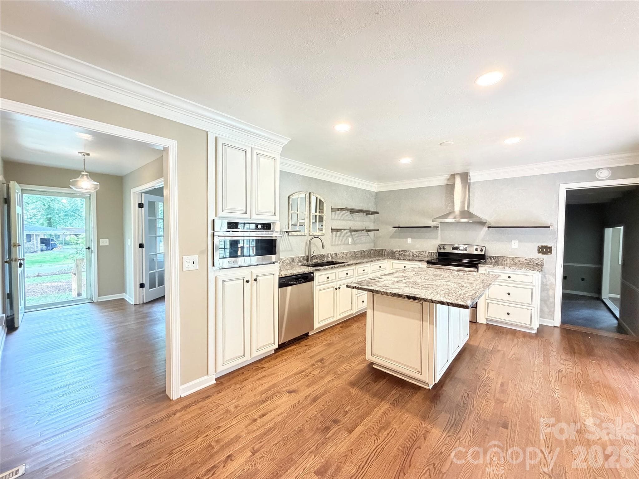Single Family Residence at 117 Robinson Avenue, Matthews, photo 2 of 21