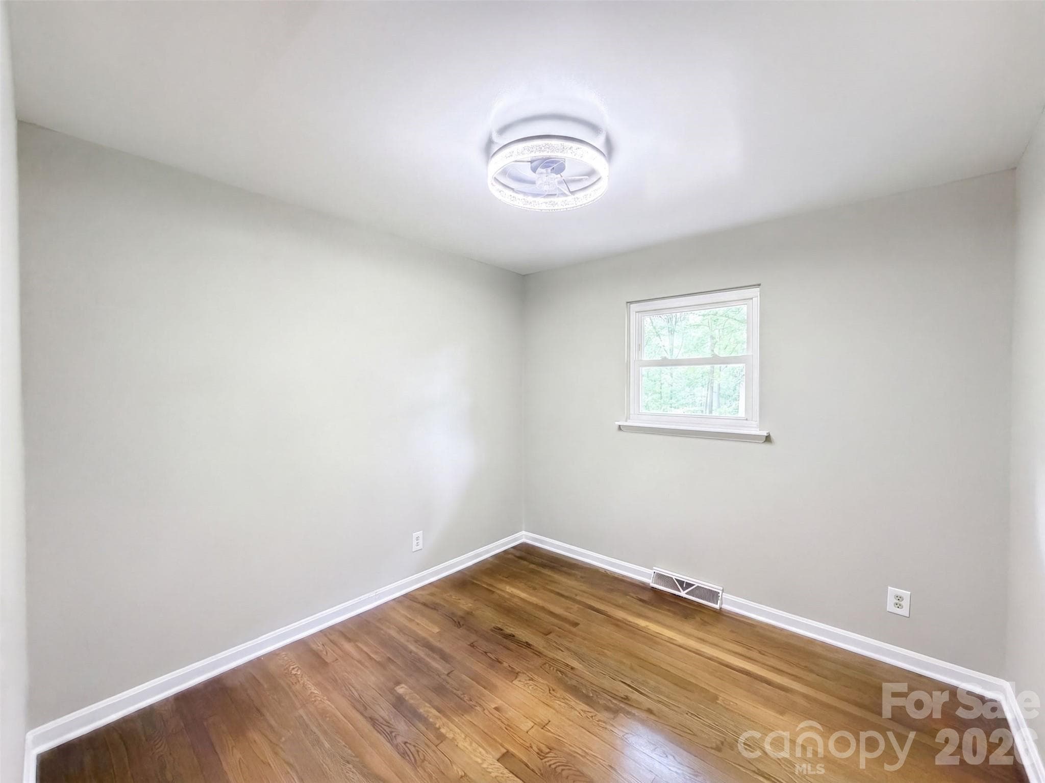 Single Family Residence at 117 Robinson Avenue, Matthews, photo 8 of 21