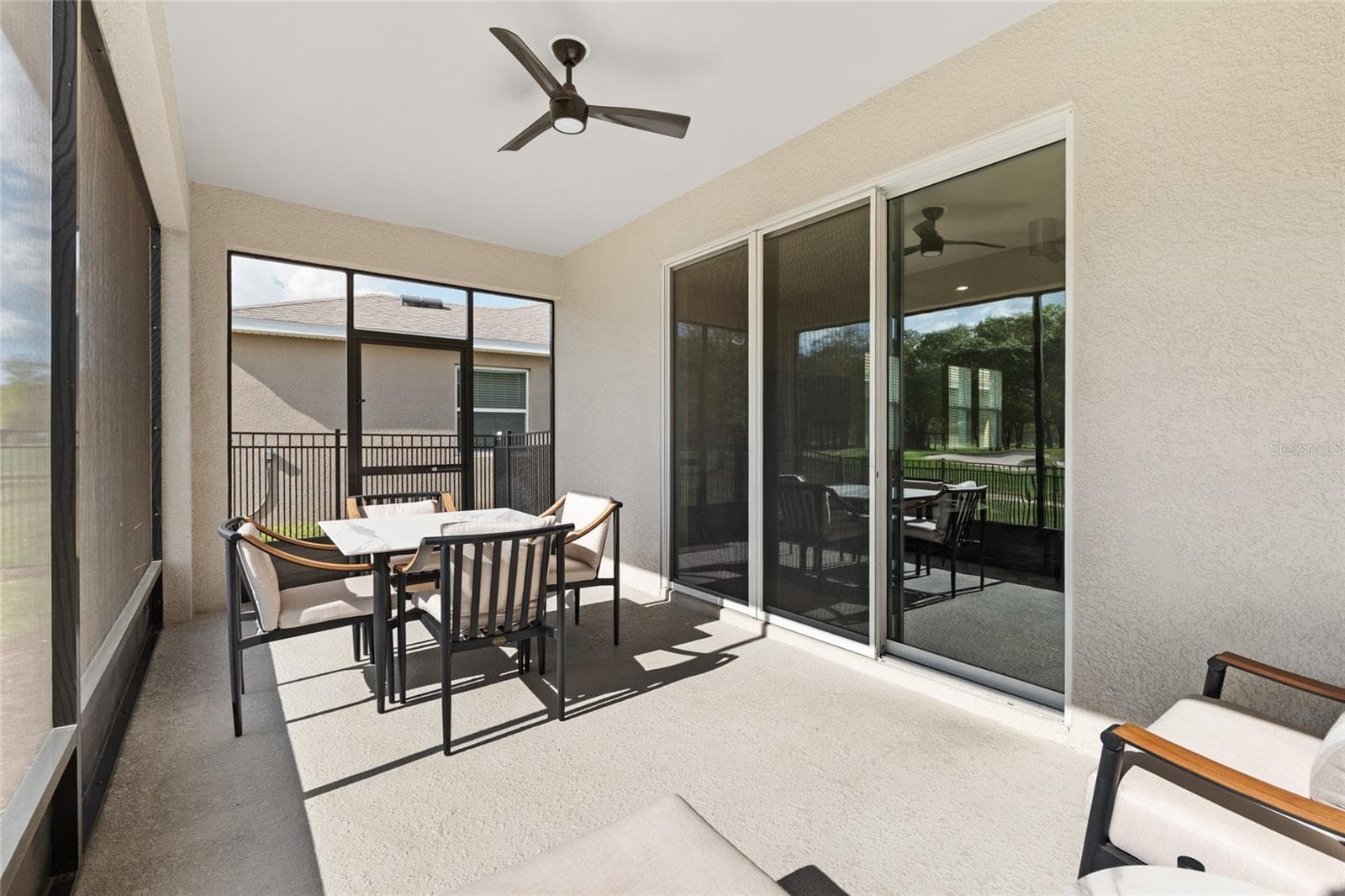 SCREENED IN LANAI - 4940 NW 39TH LOOP, OCALA