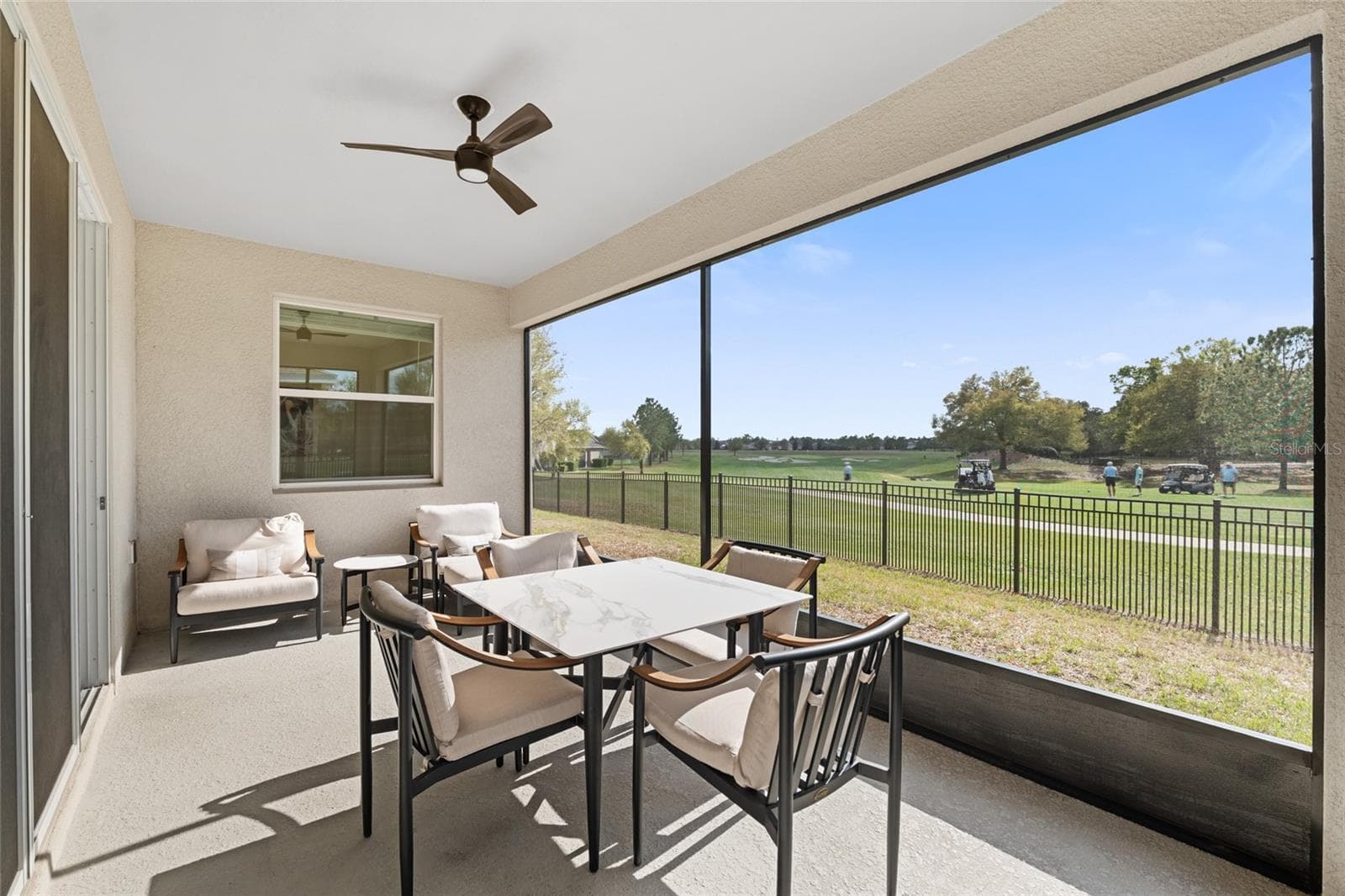 SCREENED IN LANAI - 4940 NW 39TH LOOP, OCALA