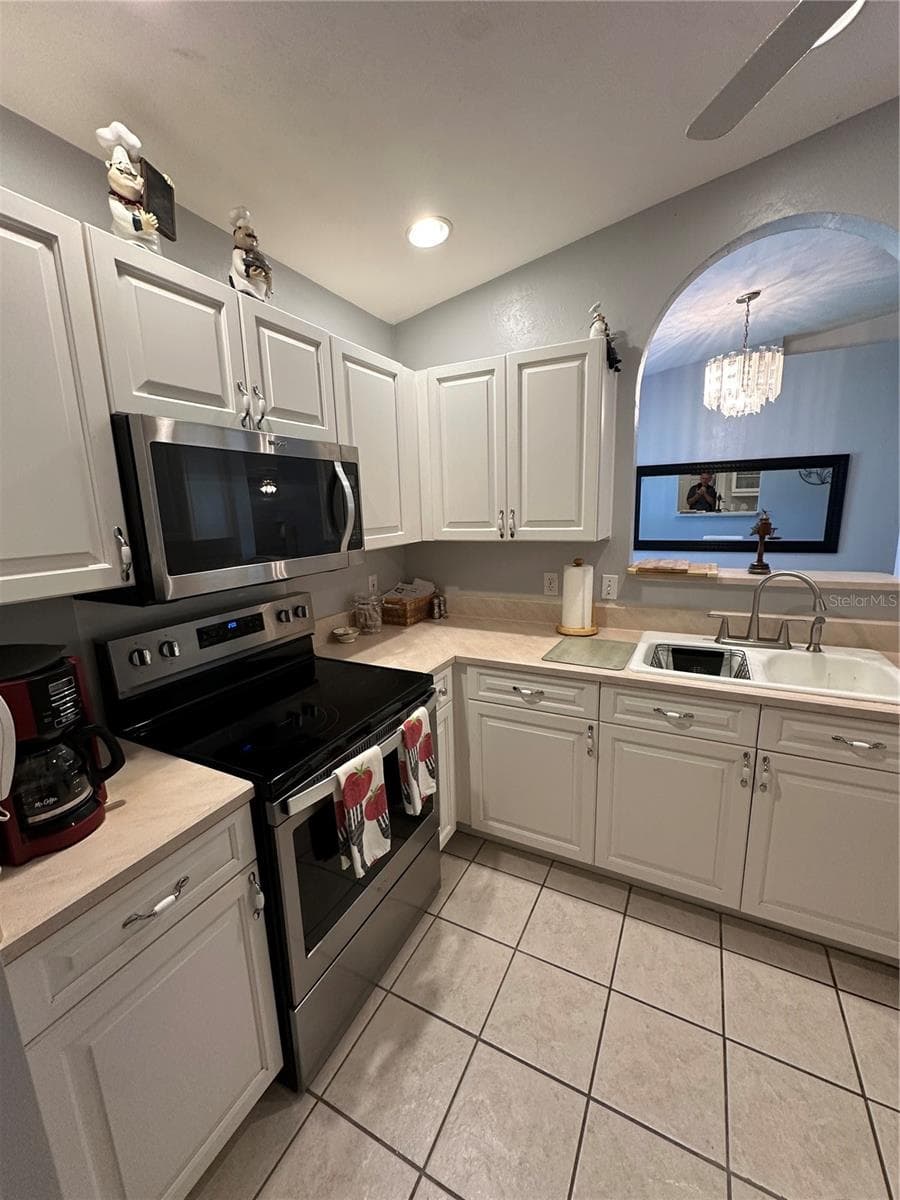 Kitchen - 11793 CREEK DR, ALACHUA