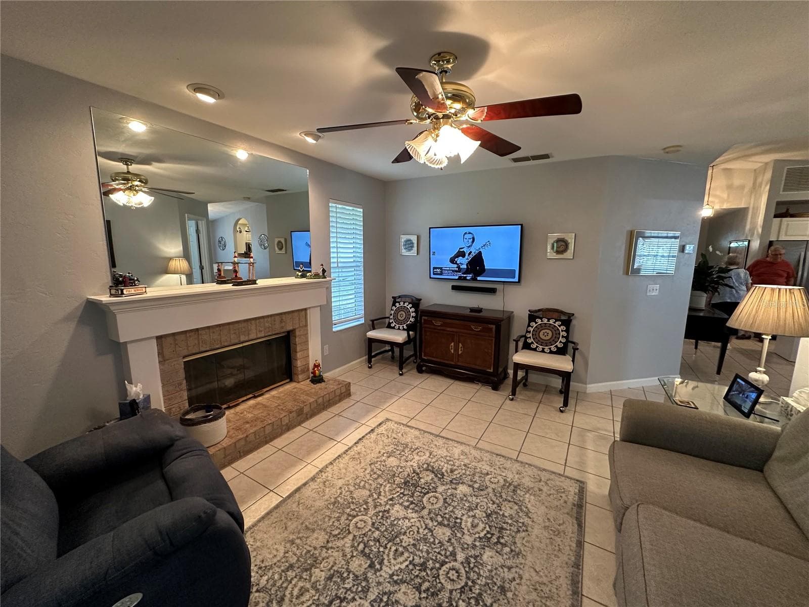 Living room - 11793 CREEK DR, ALACHUA