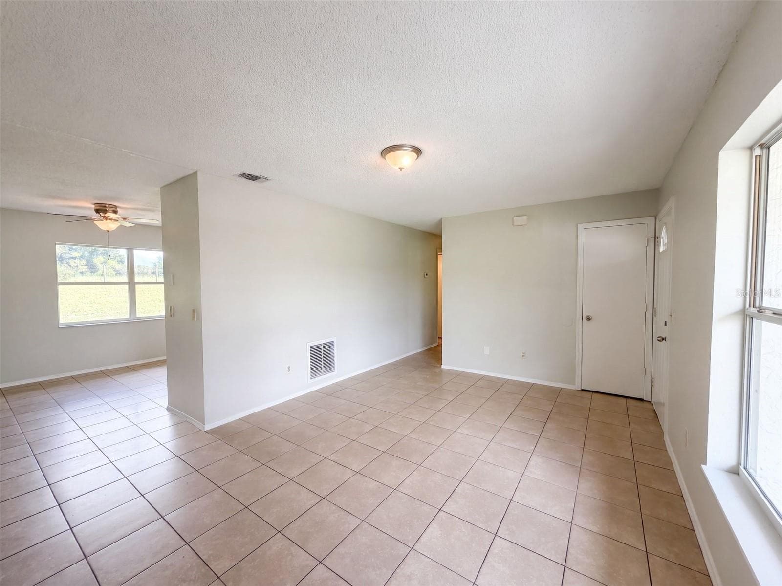 Single Family Residence at 1262 PADGETT CIR, LADY LAKE, photo 6 of 23