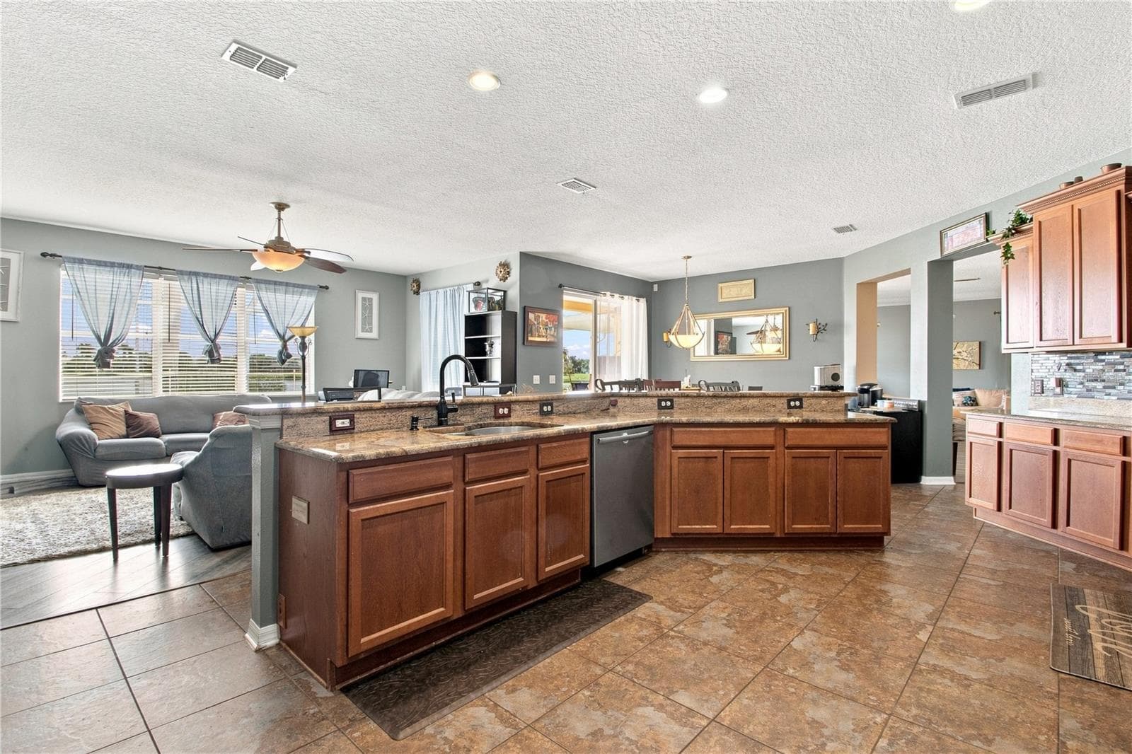 Single Family Residence at 5321 SANDY SHELL DR, APOLLO BEACH, photo 9 of 73