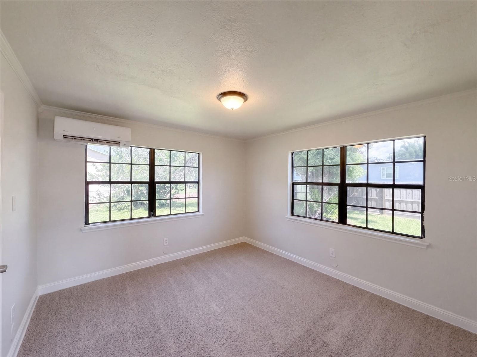 Single Family Residence at 3225 CLEVELAND HEIGHTS BLVD, LAKELAND, photo 4 of 18