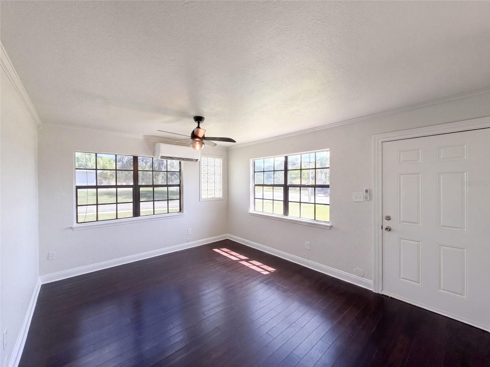 Single Family Residence at 3225 CLEVELAND HEIGHTS BLVD, LAKELAND, photo 7 of 18