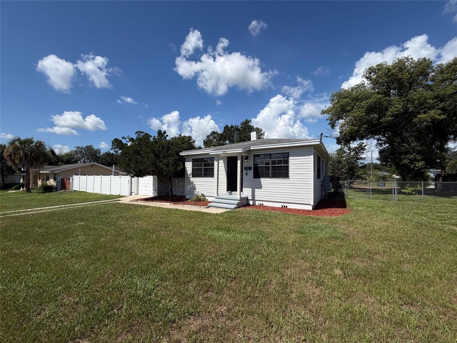 Single Family Residence at 3225 CLEVELAND HEIGHTS BLVD, LAKELAND, photo 16 of 18