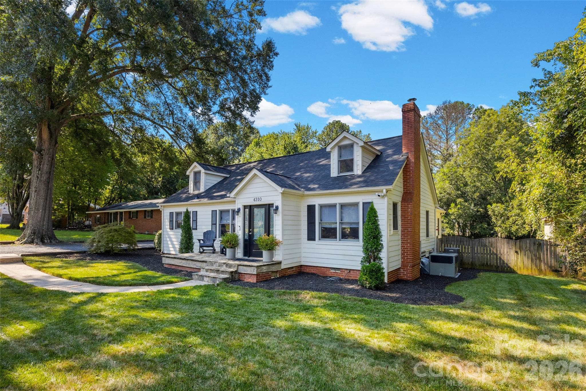 Single Family Residence at 4310 Craig Avenue, Charlotte, photo 2 of 42
