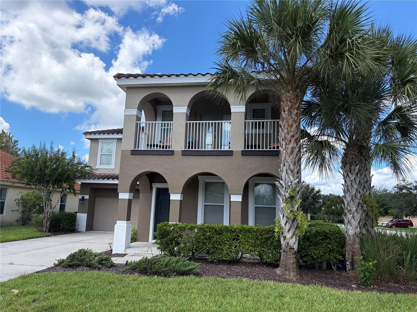 4136 OAKTREE DR
