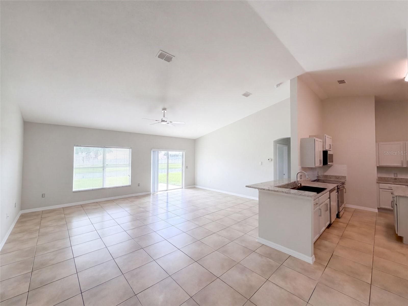 Single Family Residence at 3508 YACHT CLUB CT, KISSIMMEE, photo 7 of 39
