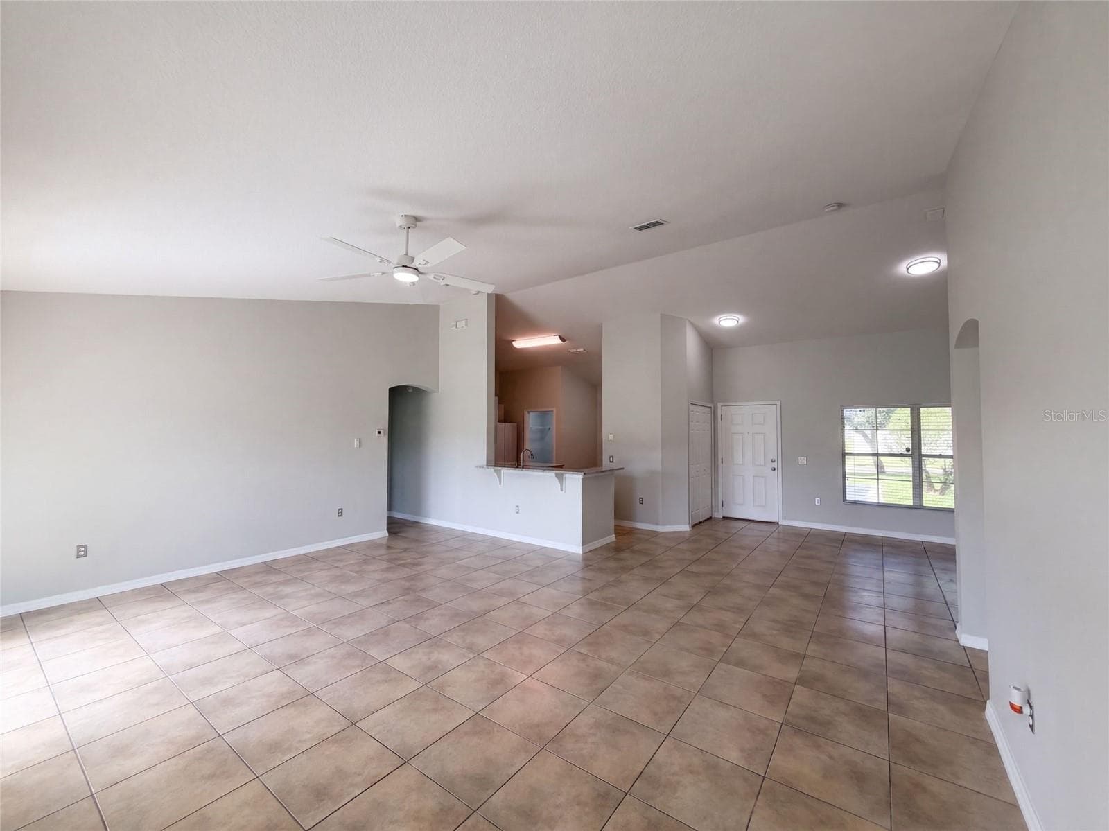 Single Family Residence at 3508 YACHT CLUB CT, KISSIMMEE, photo 8 of 39