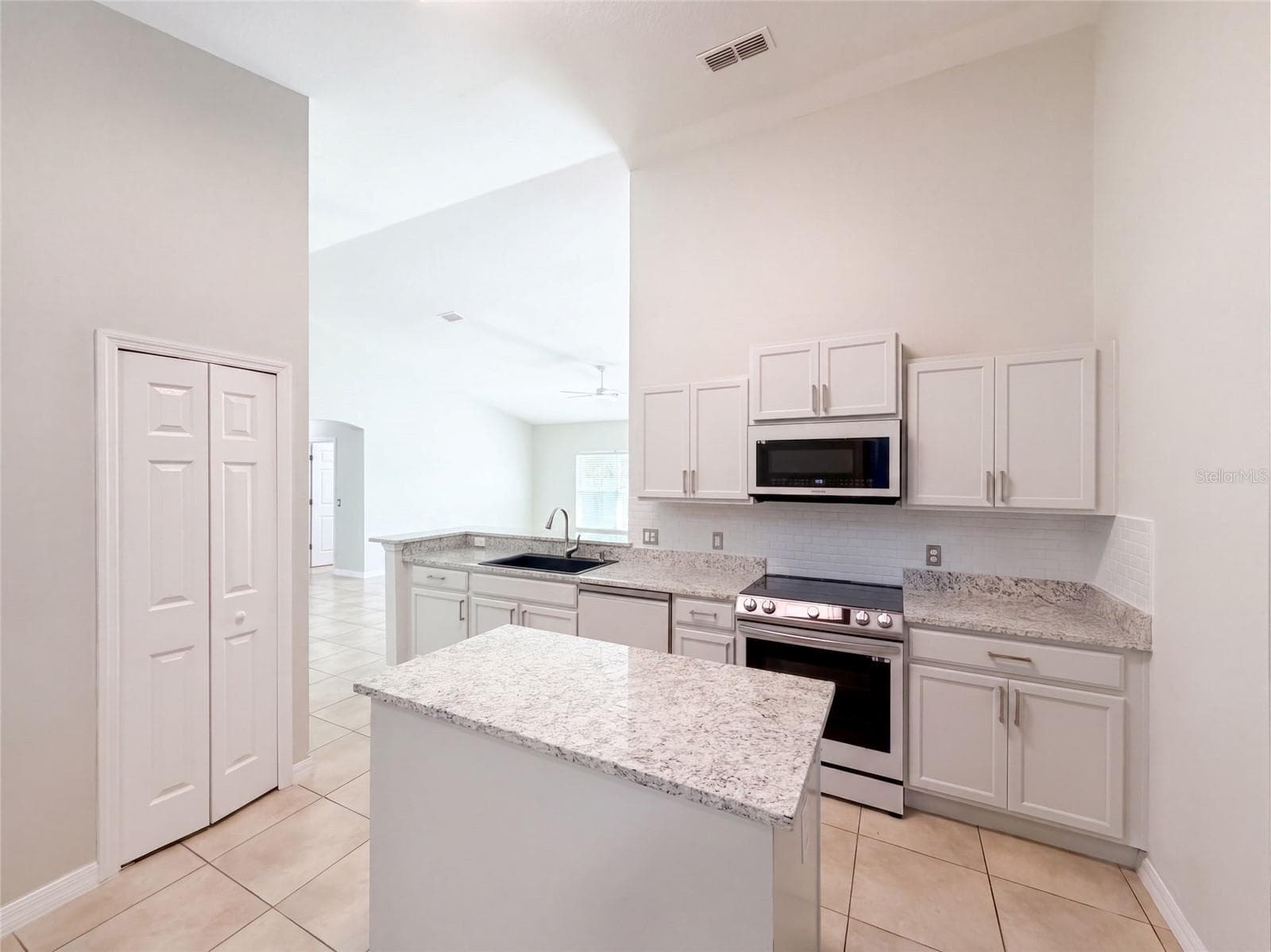 Single Family Residence at 3508 YACHT CLUB CT, KISSIMMEE, photo 13 of 39