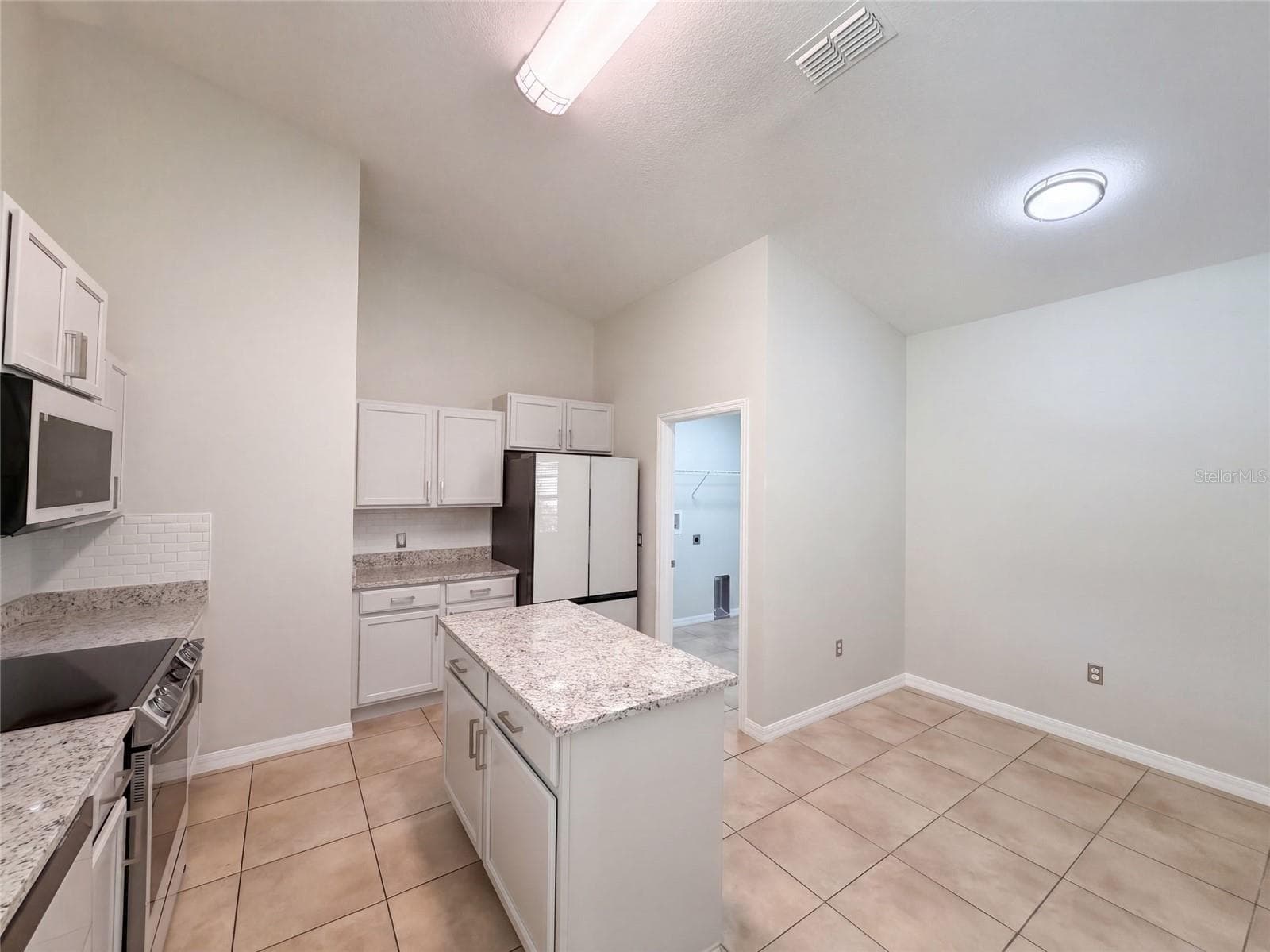 Single Family Residence at 3508 YACHT CLUB CT, KISSIMMEE, photo 14 of 39