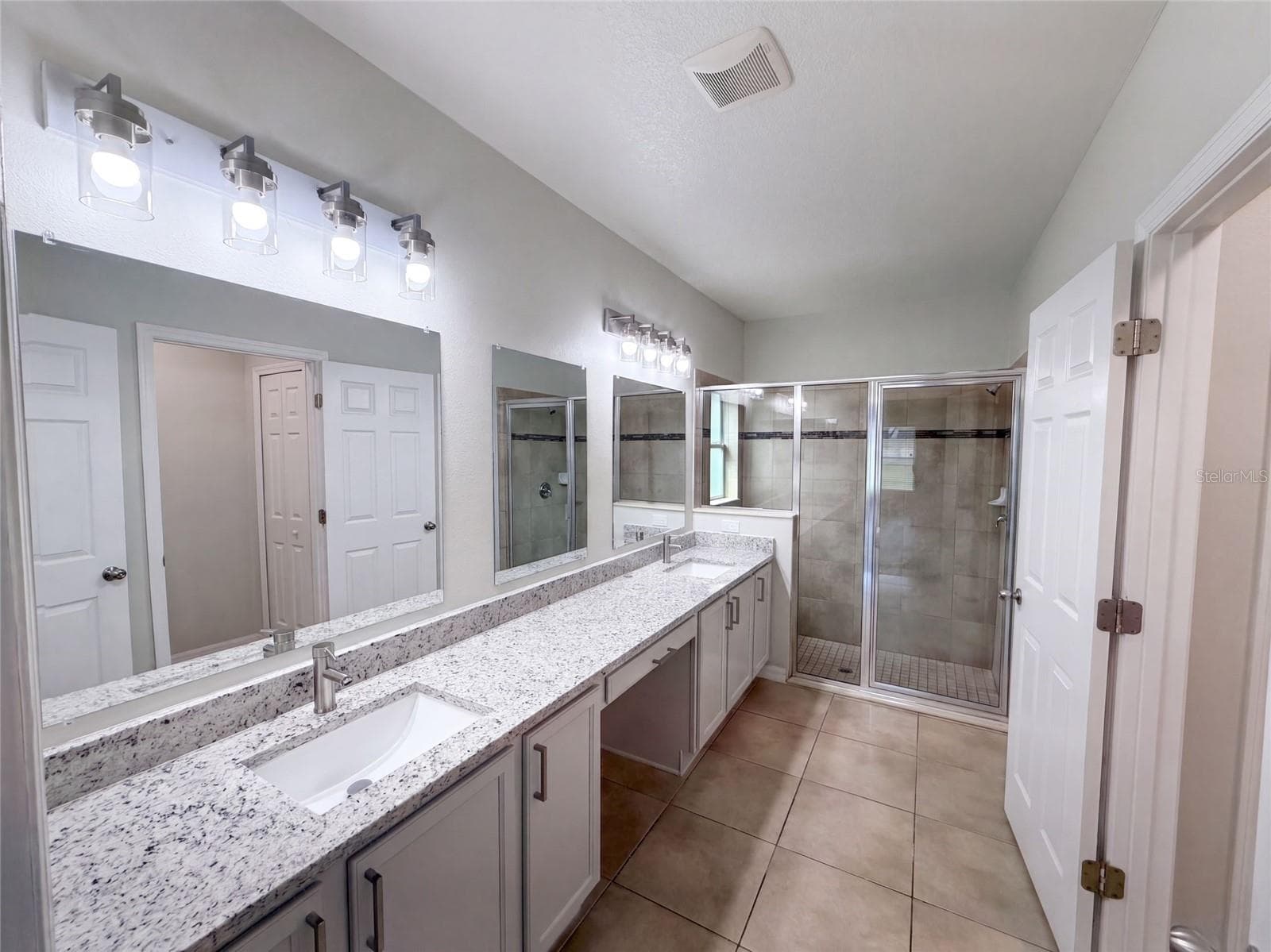 Single Family Residence at 3508 YACHT CLUB CT, KISSIMMEE, photo 20 of 39
