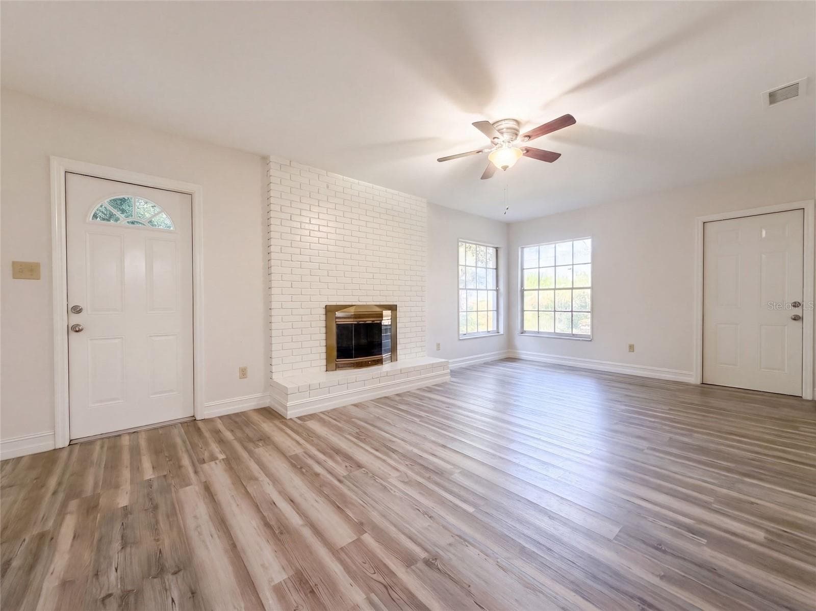 Single Family Residence at 601 CAROLYN DR, BRANDON, photo 3 of 30