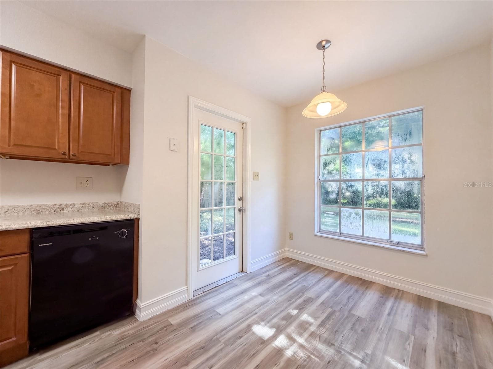 Single Family Residence at 601 CAROLYN DR, BRANDON, photo 13 of 30