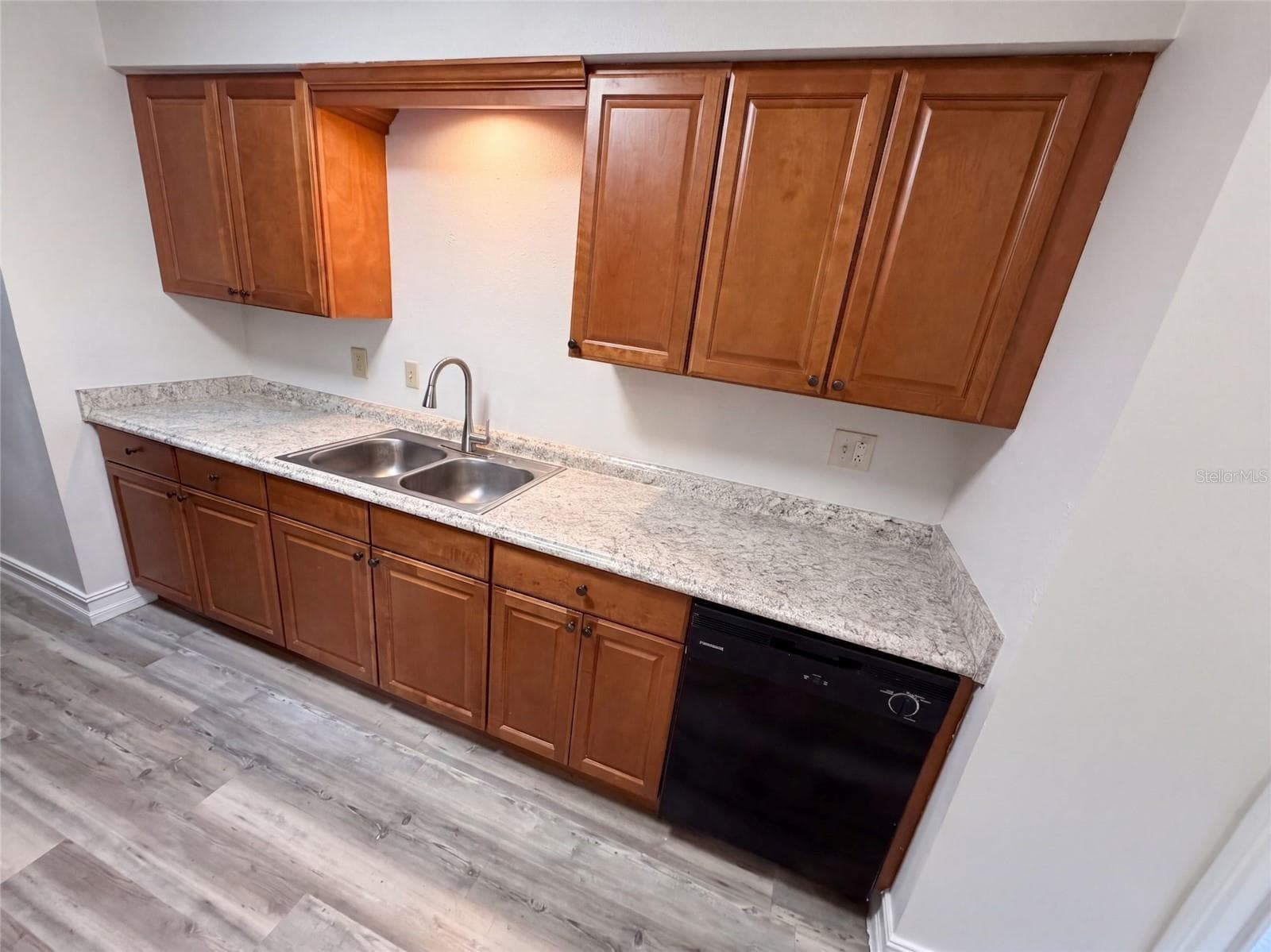 Single Family Residence at 601 CAROLYN DR, BRANDON, photo 16 of 30