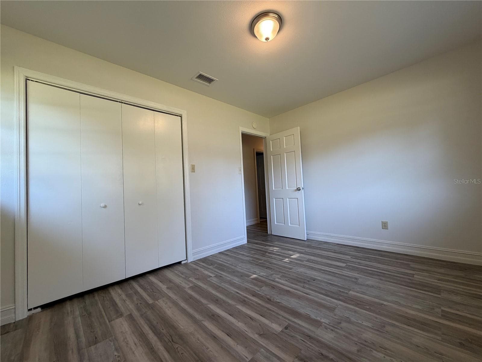 Single Family Residence at 601 CAROLYN DR, BRANDON, photo 24 of 30