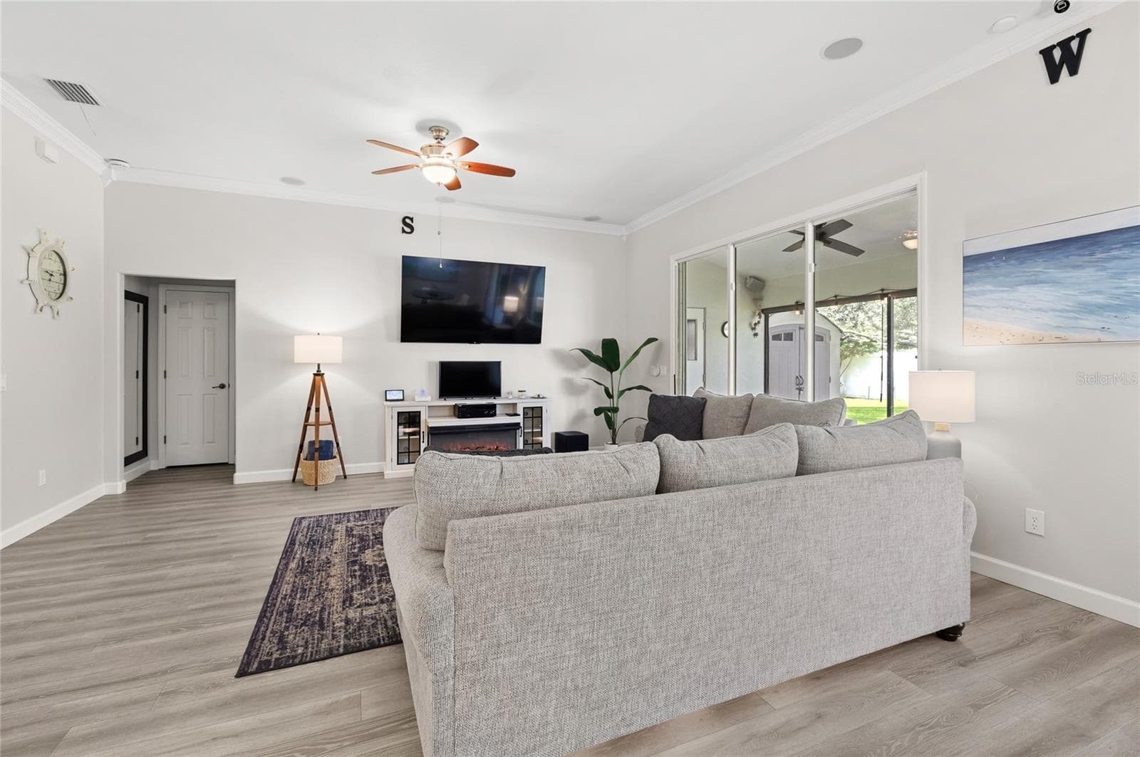 Single Family Residence at 147 COSTA LOOP, AUBURNDALE, photo 7 of 36
