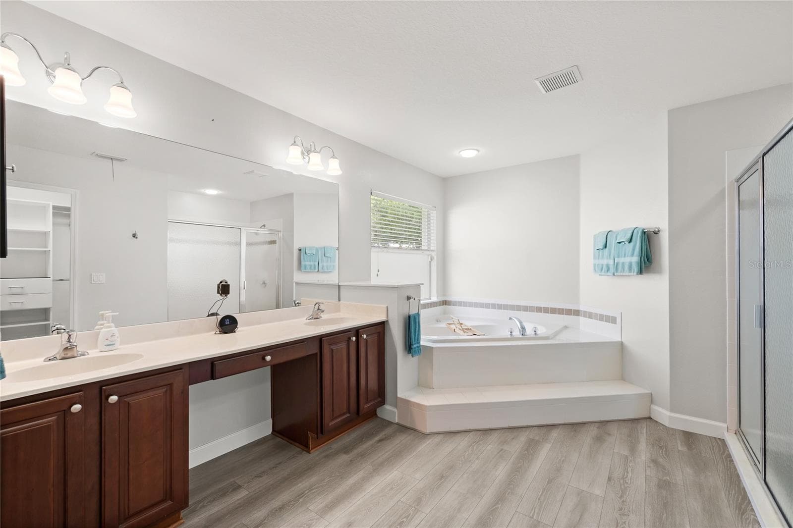 Single Family Residence at 147 COSTA LOOP, AUBURNDALE, photo 18 of 36