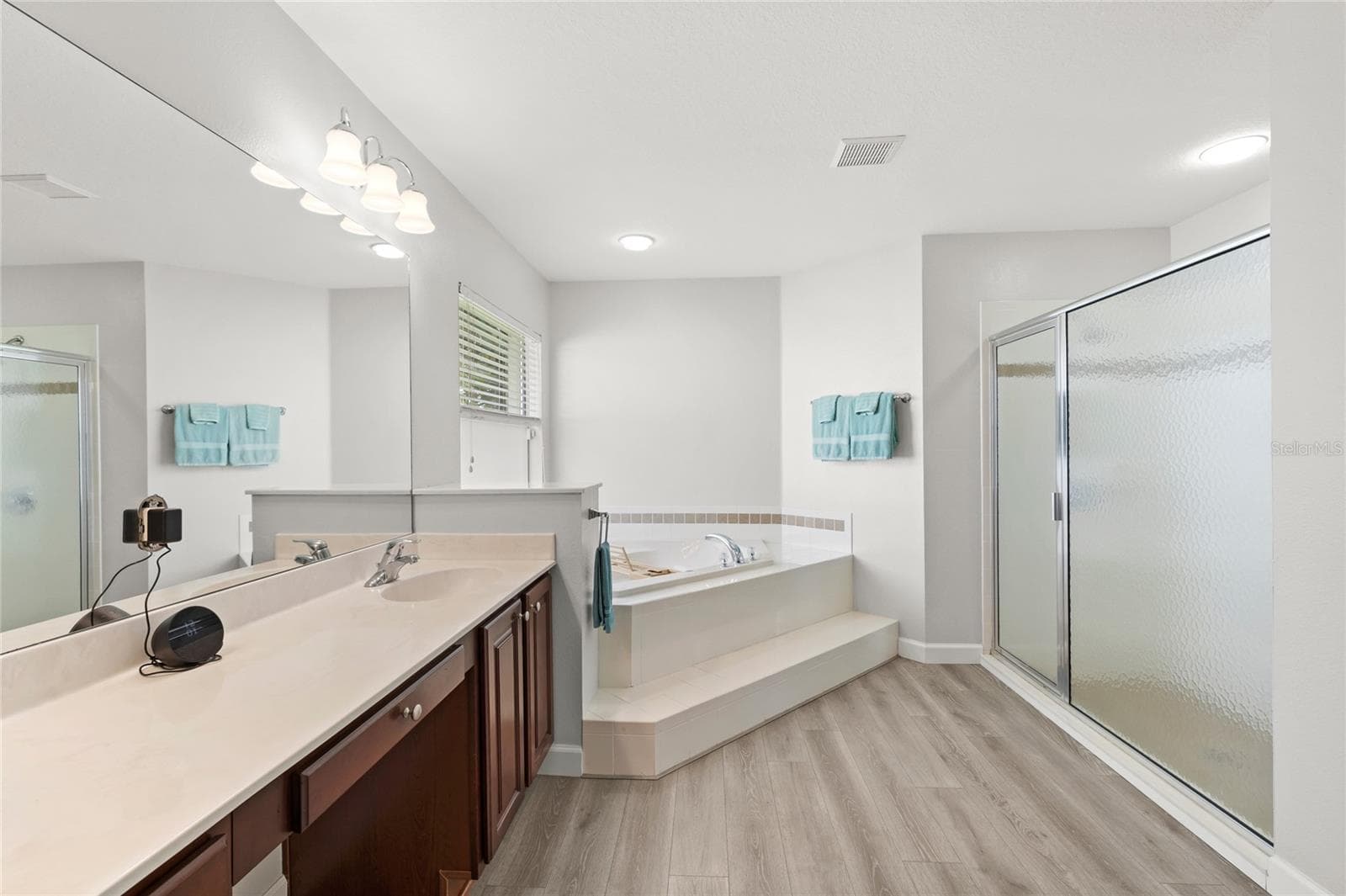 Single Family Residence at 147 COSTA LOOP, AUBURNDALE, photo 19 of 36