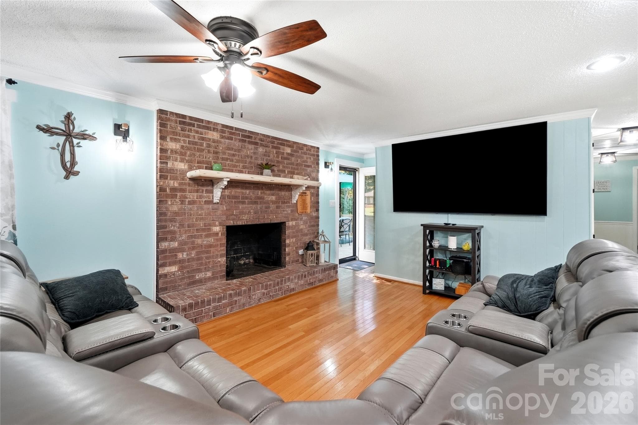 Single Family Residence at 1690 26th Street NE, Hickory, photo 6 of 42