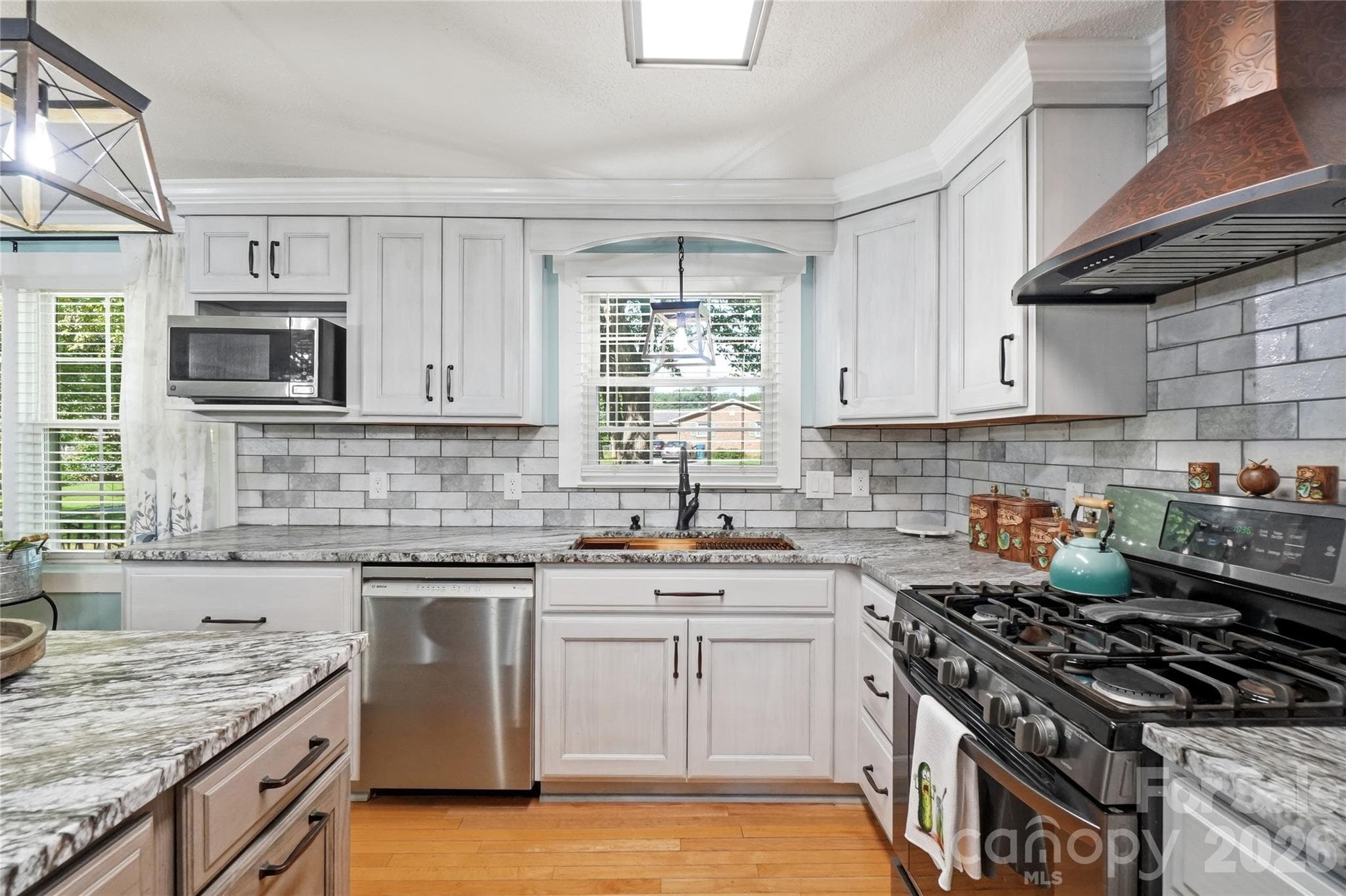 Stunning Kitchen! - 1690 26th Street NE, Hickory