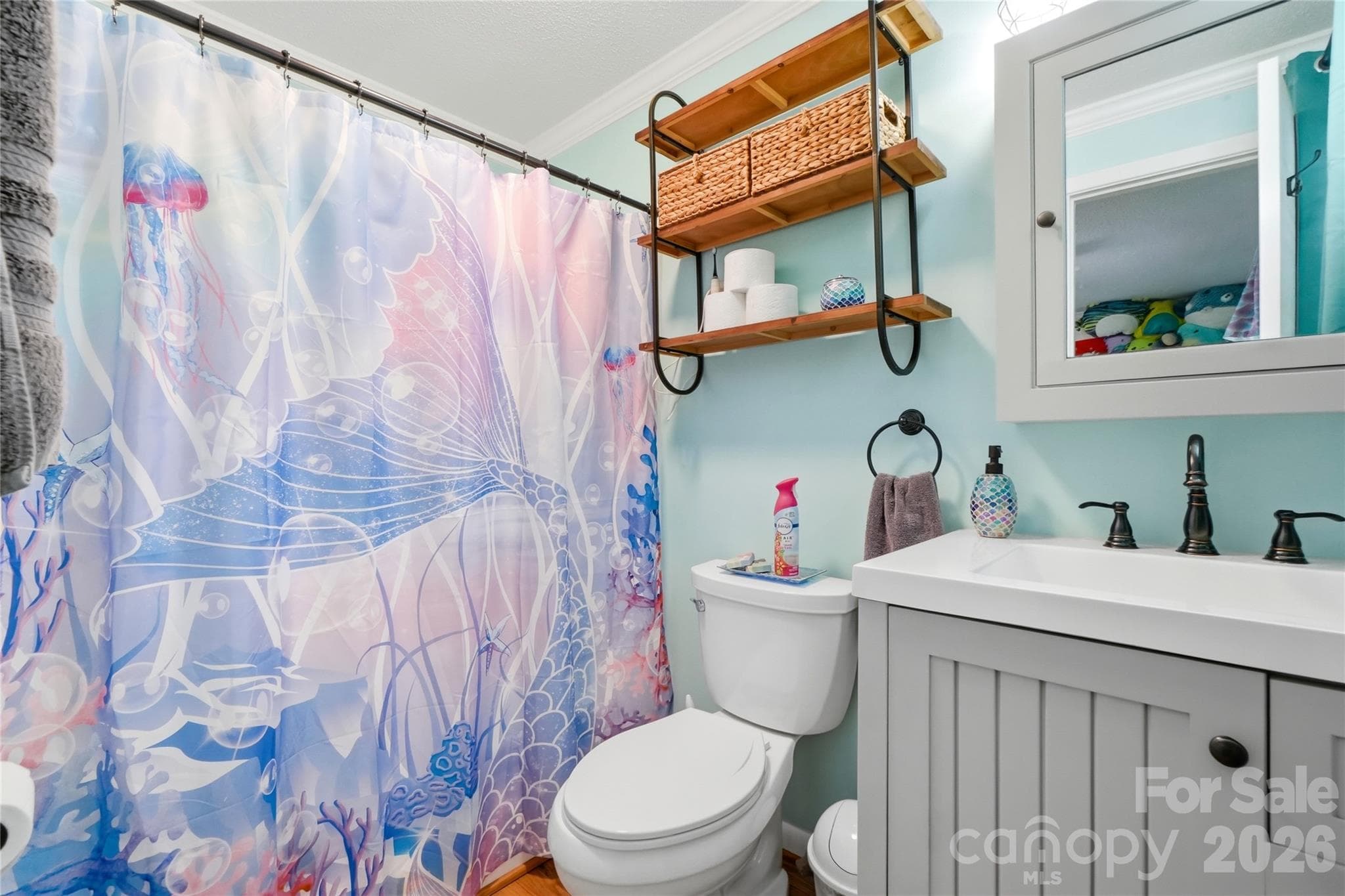 Ensuite bathroom - 1690 26th Street NE, Hickory