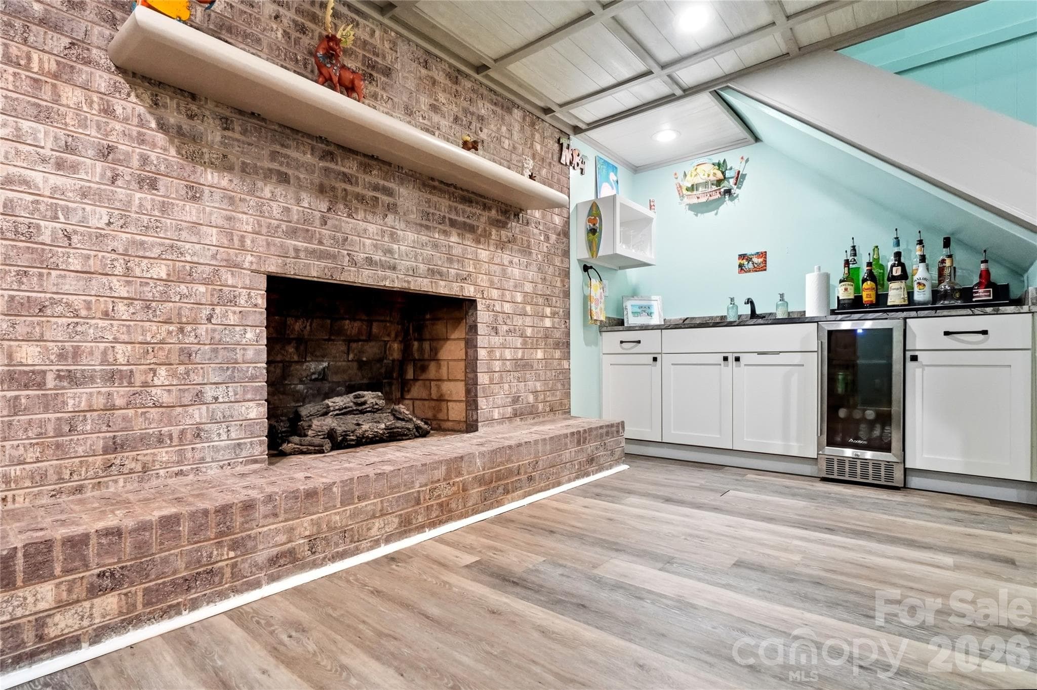 Wetbar in basement - 1690 26th Street NE, Hickory