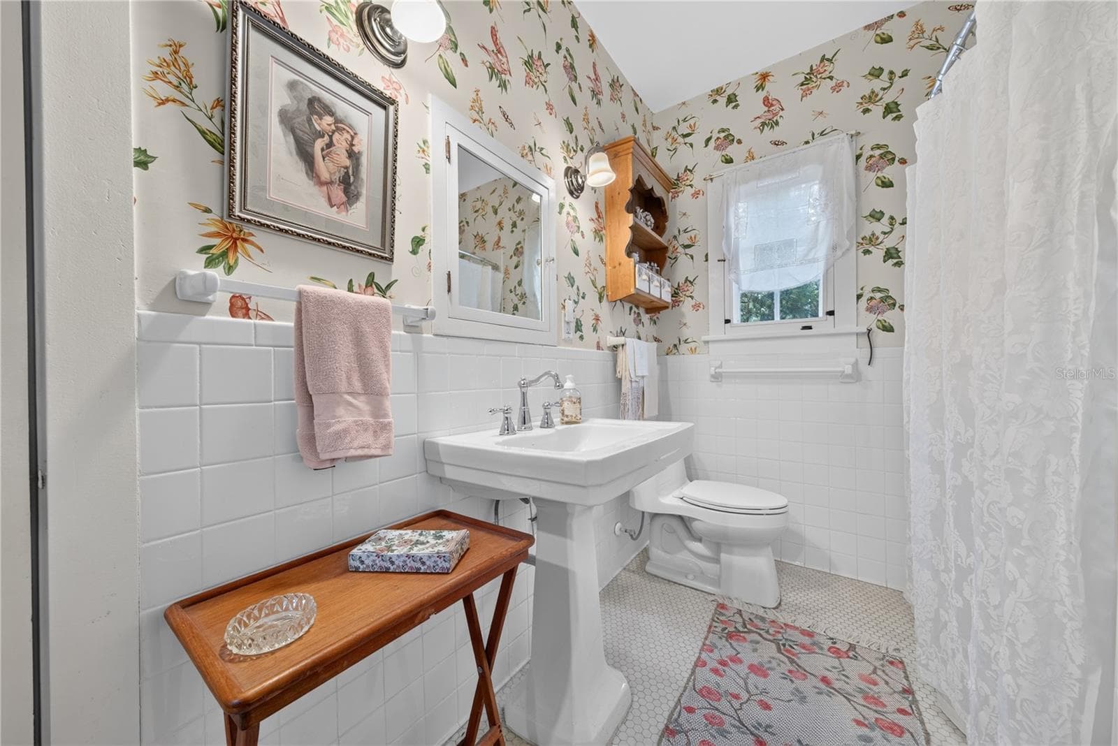 1st floor full bath. - 1216 GOLDEN LN, ORLANDO