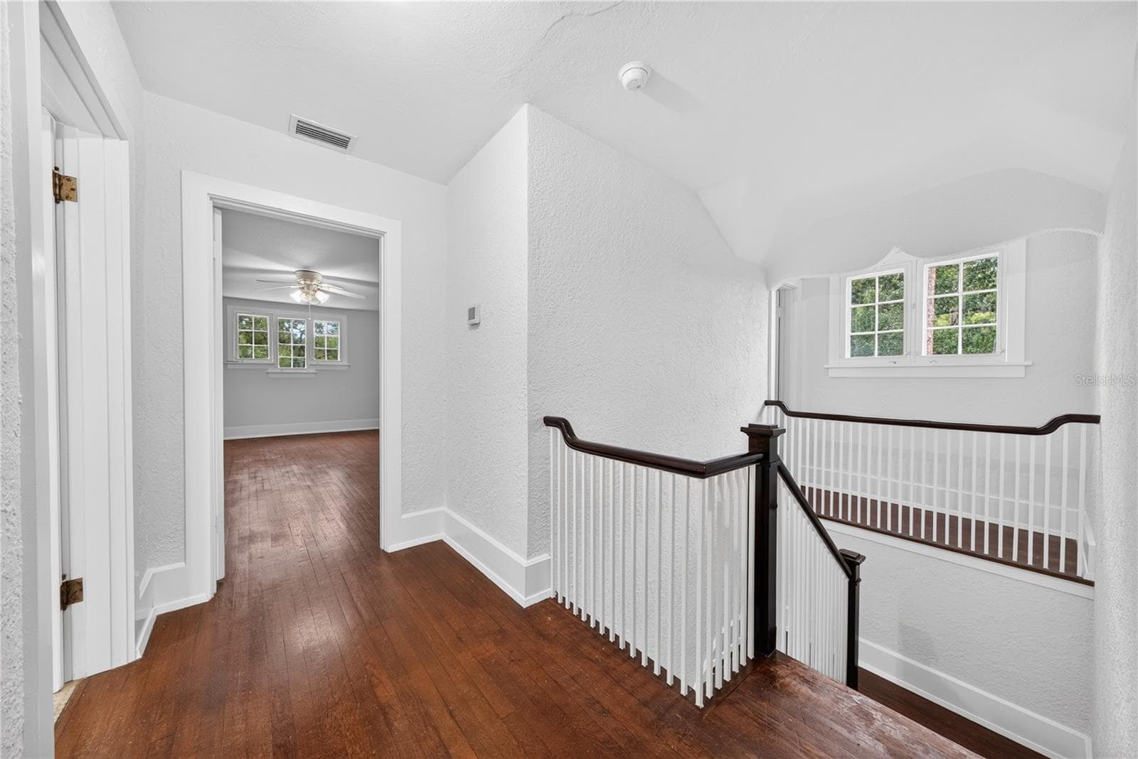 2nd floor landing. - 1216 GOLDEN LN, ORLANDO