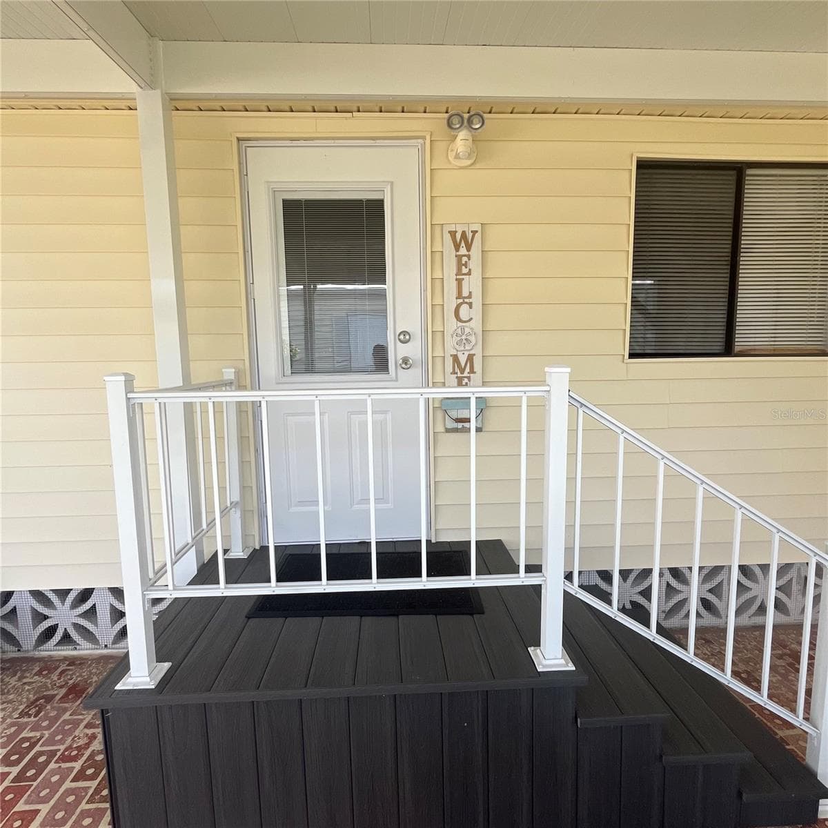 Manufactured Home at 808 53RD AVE E #209, BRADENTON, photo 5 of 40