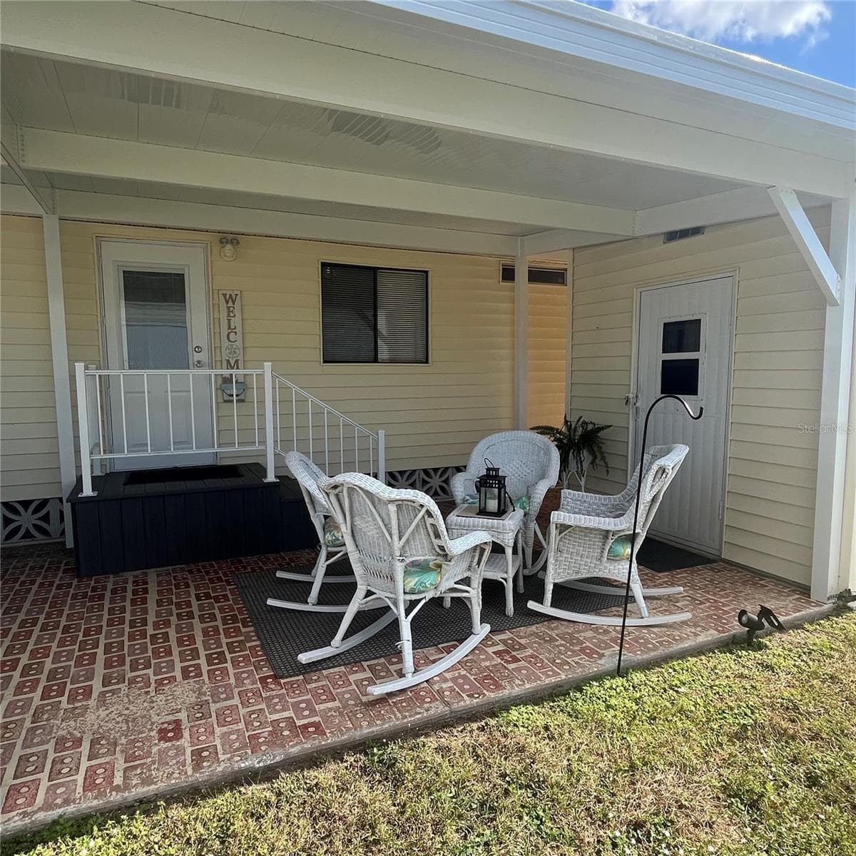 Manufactured Home at 808 53RD AVE E #209, BRADENTON, photo 9 of 40