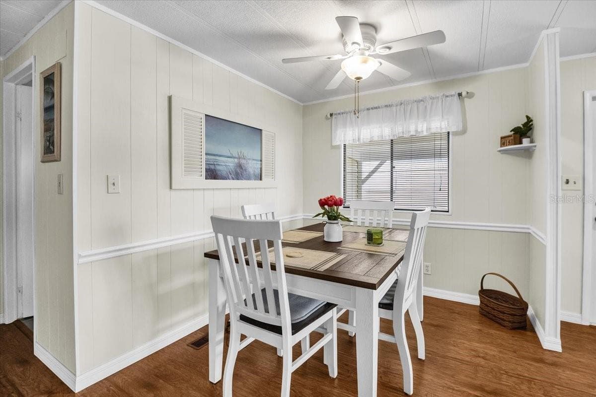 Manufactured Home at 808 53RD AVE E #209, BRADENTON, photo 17 of 40