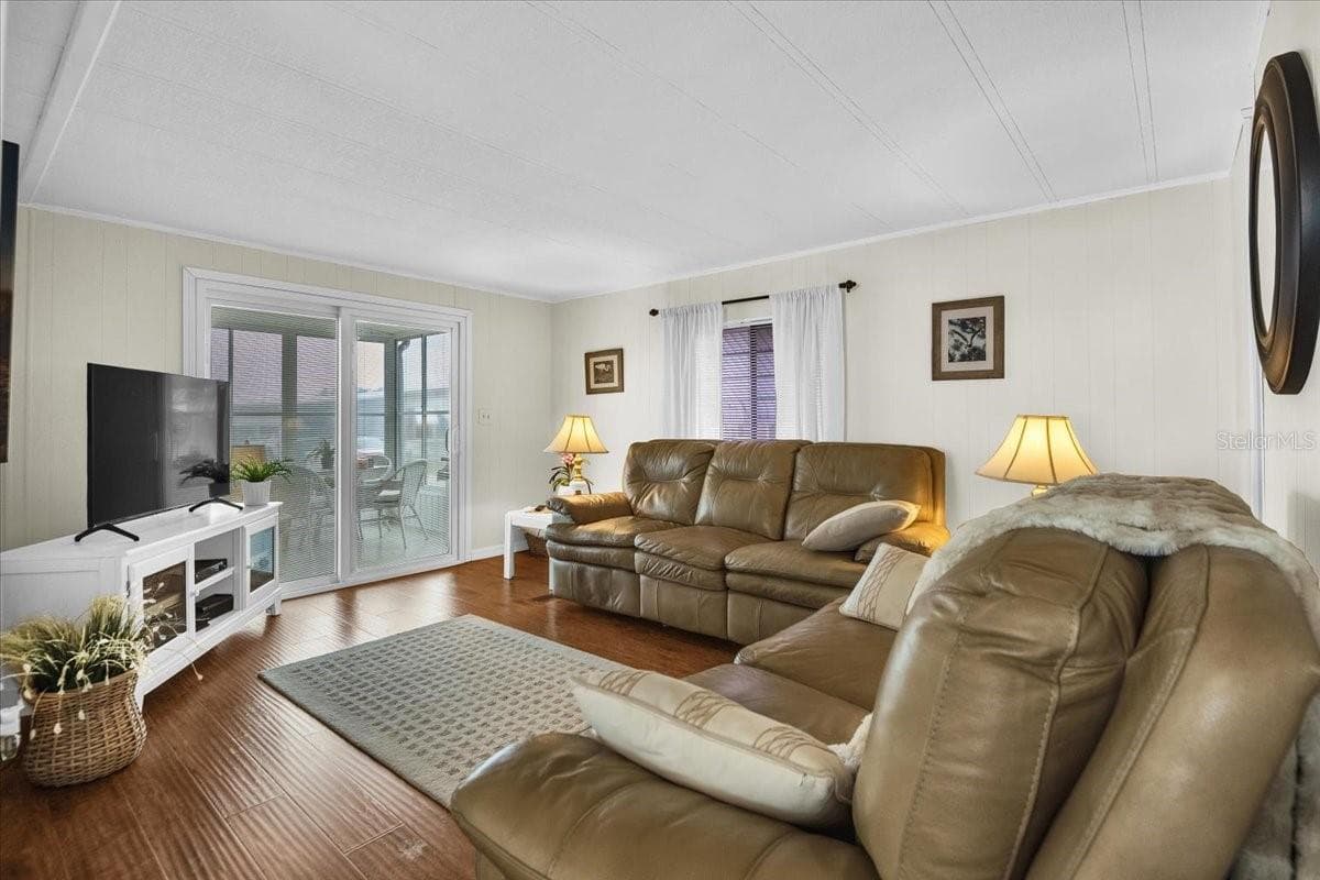 Manufactured Home at 808 53RD AVE E #209, BRADENTON, photo 19 of 40