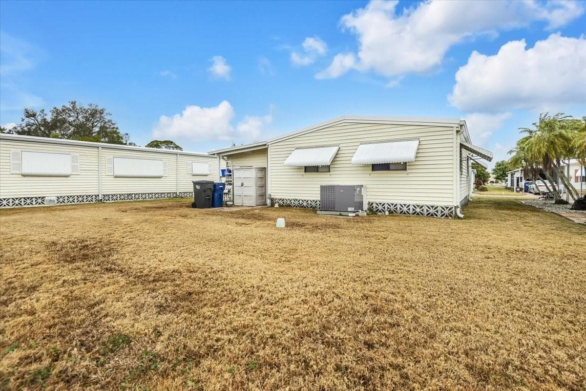 Manufactured Home at 808 53RD AVE E #209, BRADENTON, photo 34 of 40
